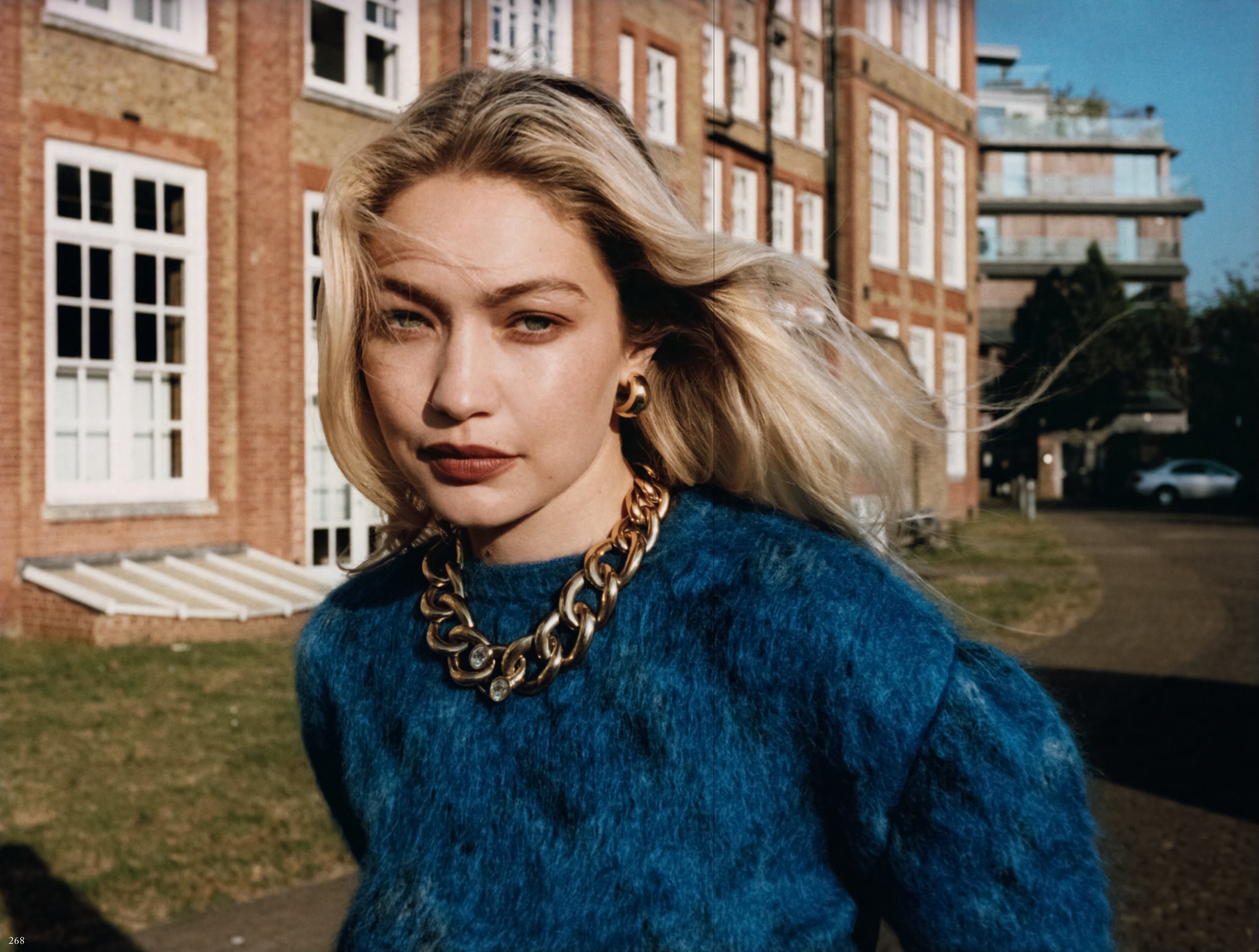 Gigi-Hadid-by-Angelo-Pennetta-Vogue-UK-December-2023-22.jpeg