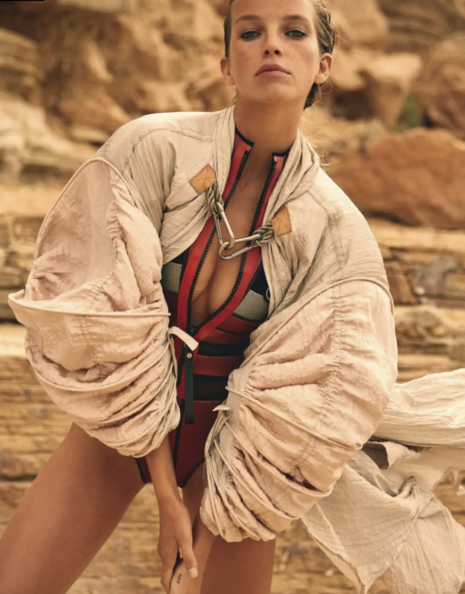 Jamilla-Hoogenboom-by-Lise-Ann-Marsal-Madame-Figaro-December-2023-22.png