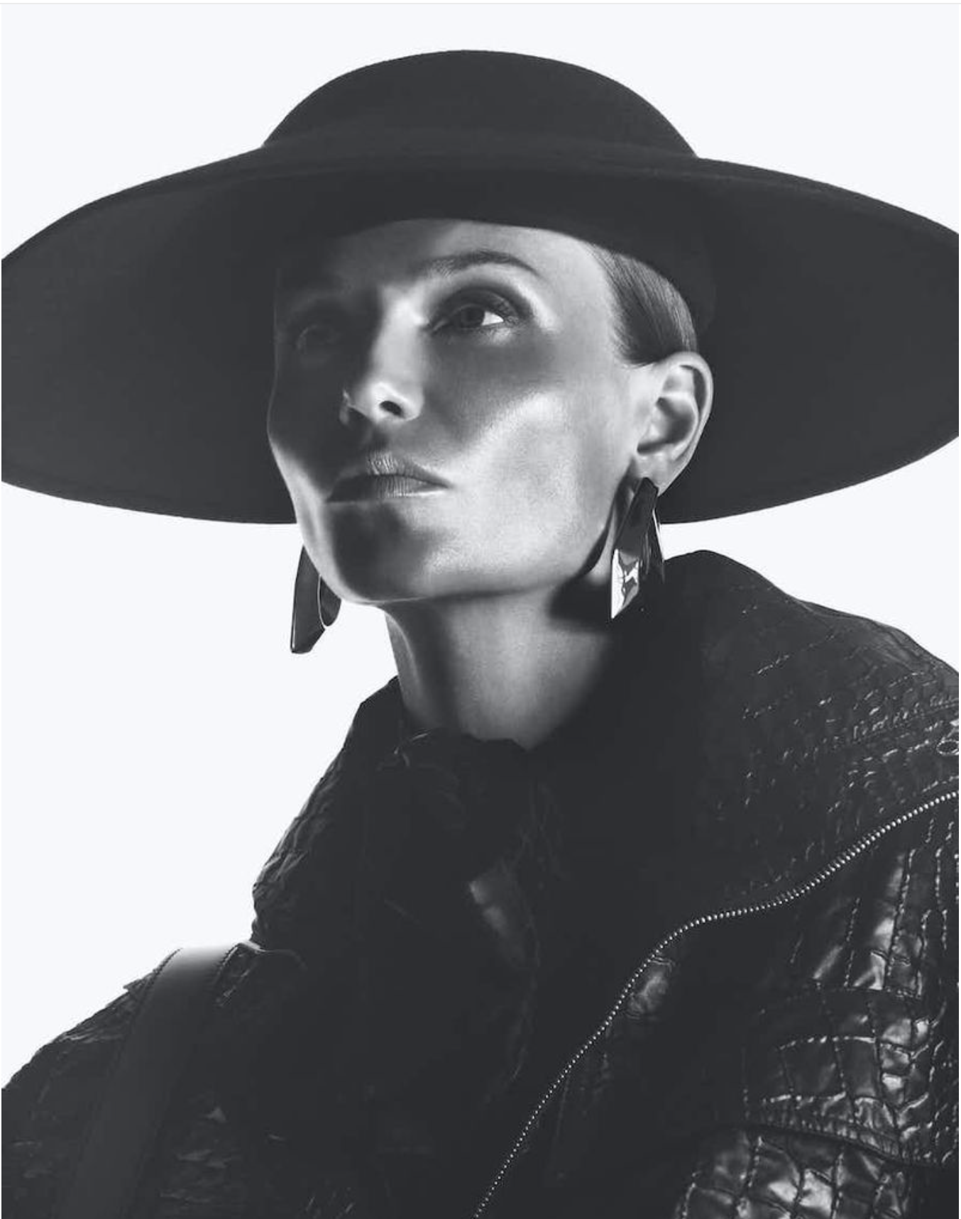 Natasha-Poly-by-Thue-Norgaard-The Face-Magazine-Dec-20235.png