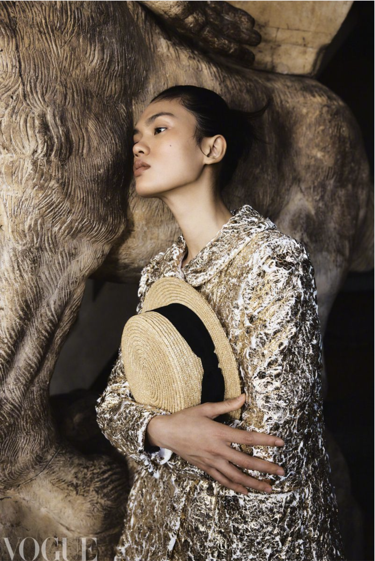 Qun-Ye-by-Darren-McDonald-Vogue-China-November-2023-6.png