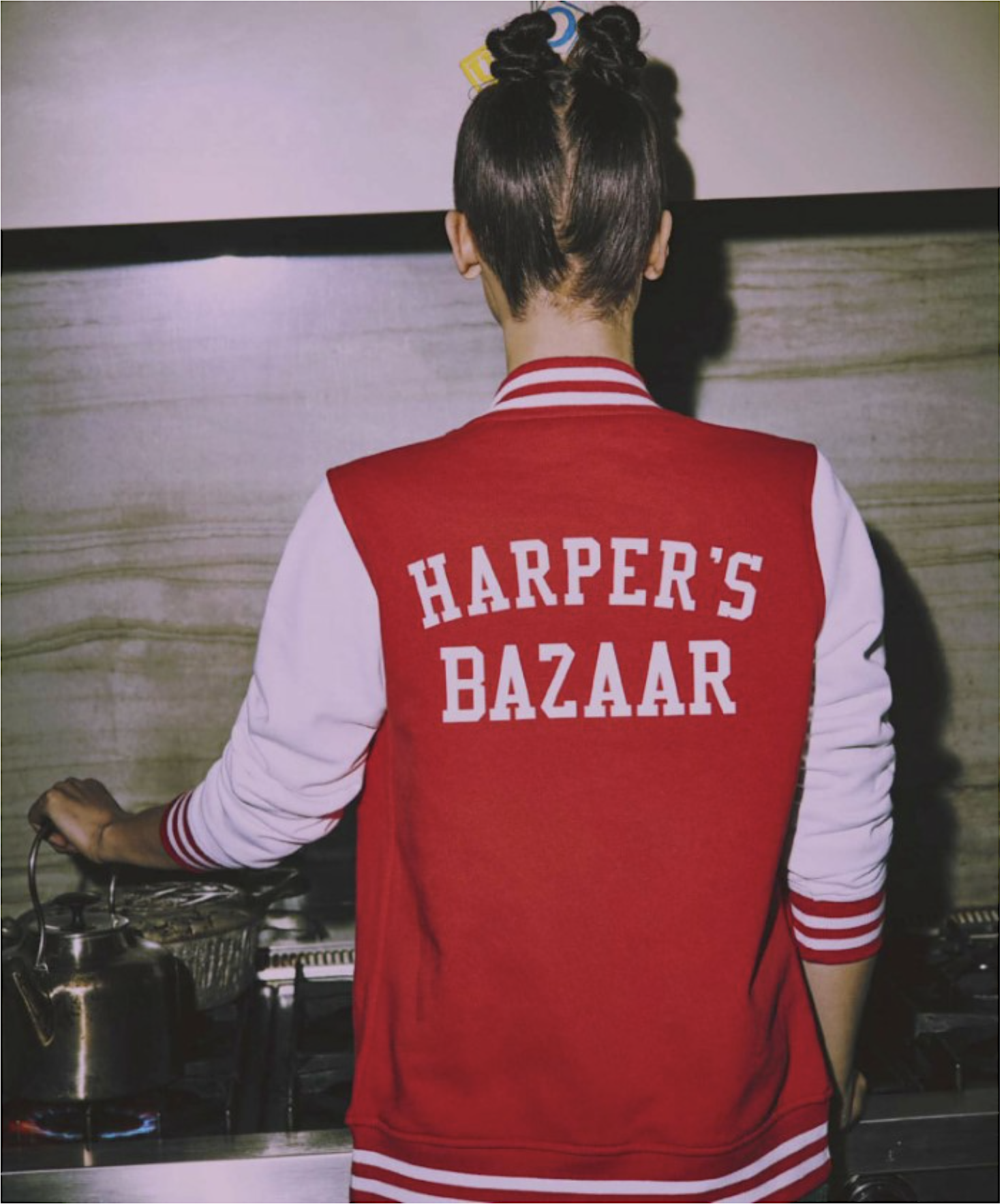 Bella-Hadid-by-Guy-Aroch-Harpers-Bazaar-Spain-April-2016-4.png