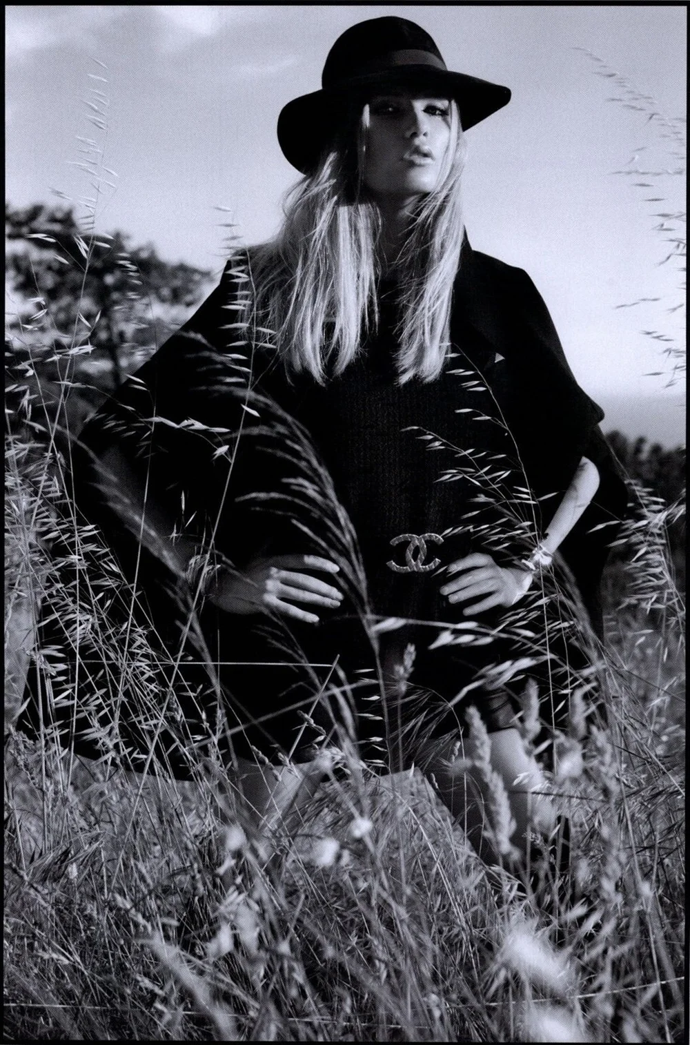Natasha-Poly-by-Mario-Sorrenti-Vogue-Paris-September-2009-12.jpeg