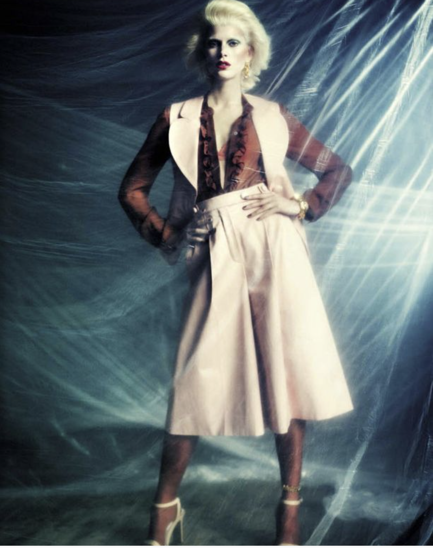 Iselin-Steiro-by-Paolo-Roversi-Vogue-Italia-December-2012-9.png