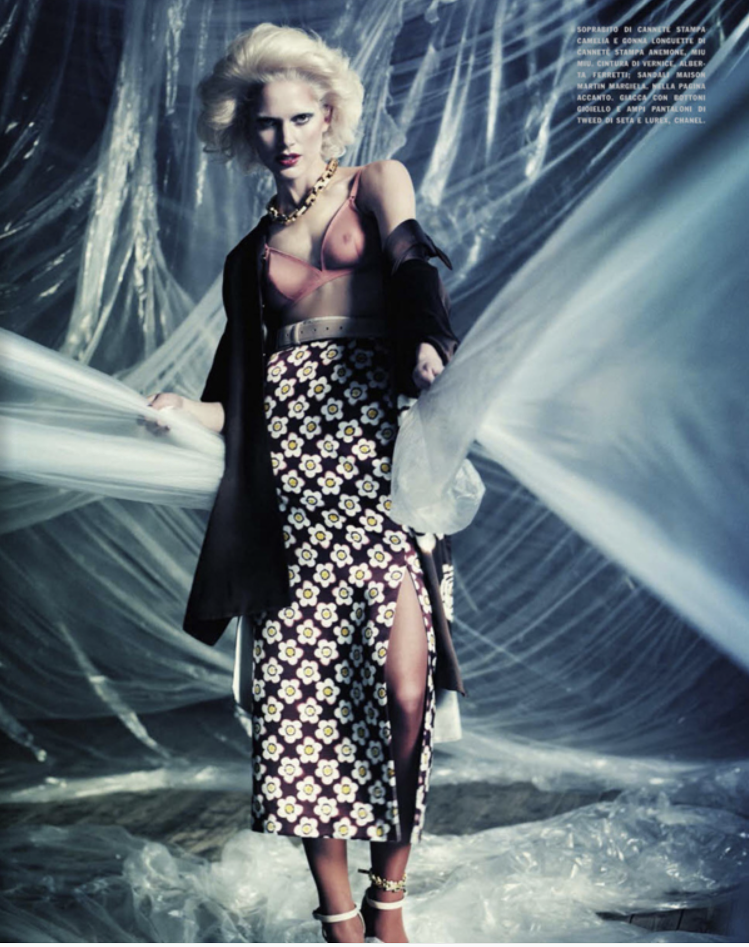 Iselin-Steiro-by-Paolo-Roversi-Vogue-Italia-December-2012-7.png