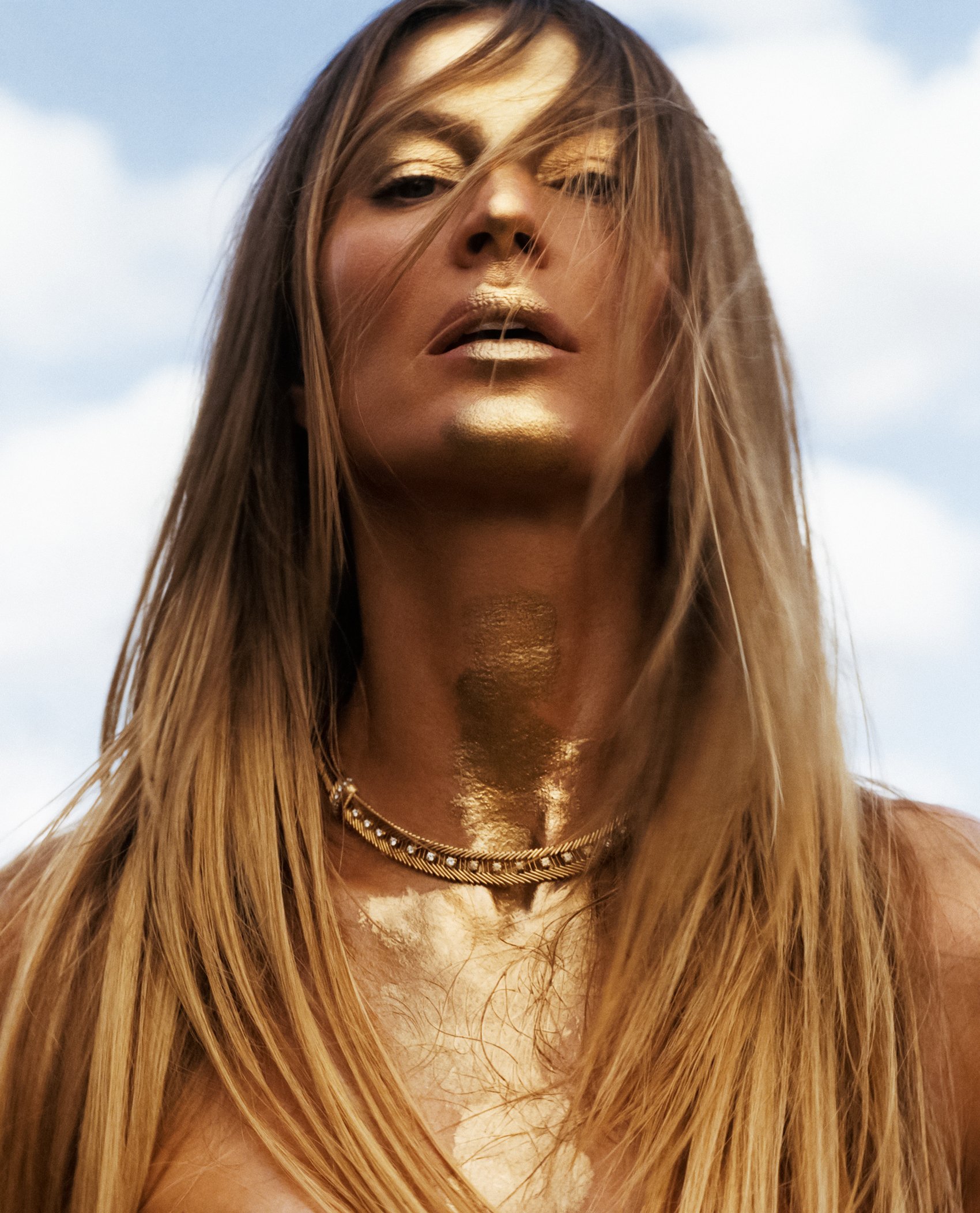 Gisele-Bündchen-by-Luis-Alberto-Rodriguez-Harpers-Bazaar-February-2024-8.jpeg