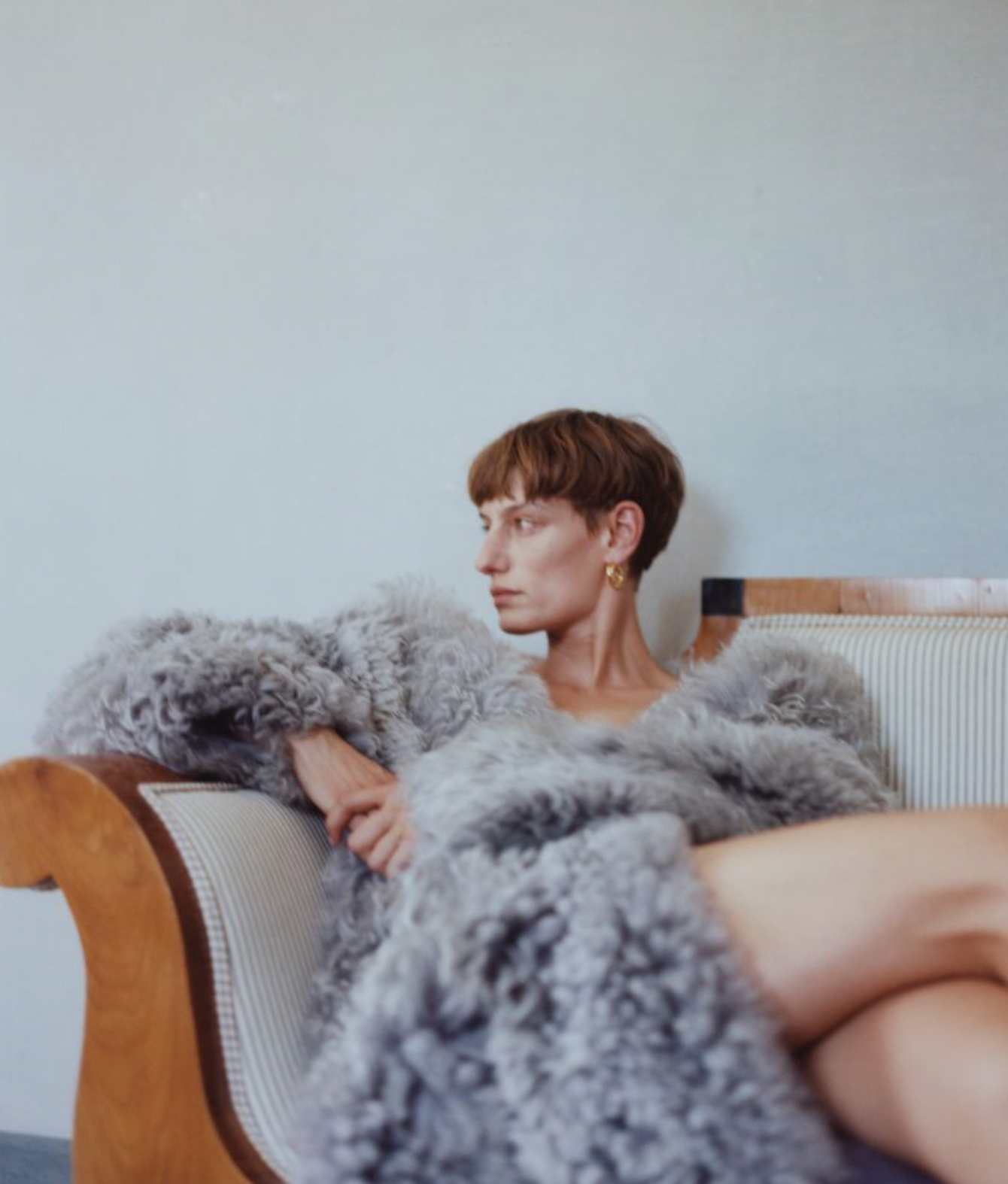 Veronika-Kunz-by-Simon-Elmalem-Vogue-Poland-January-2024-5.png