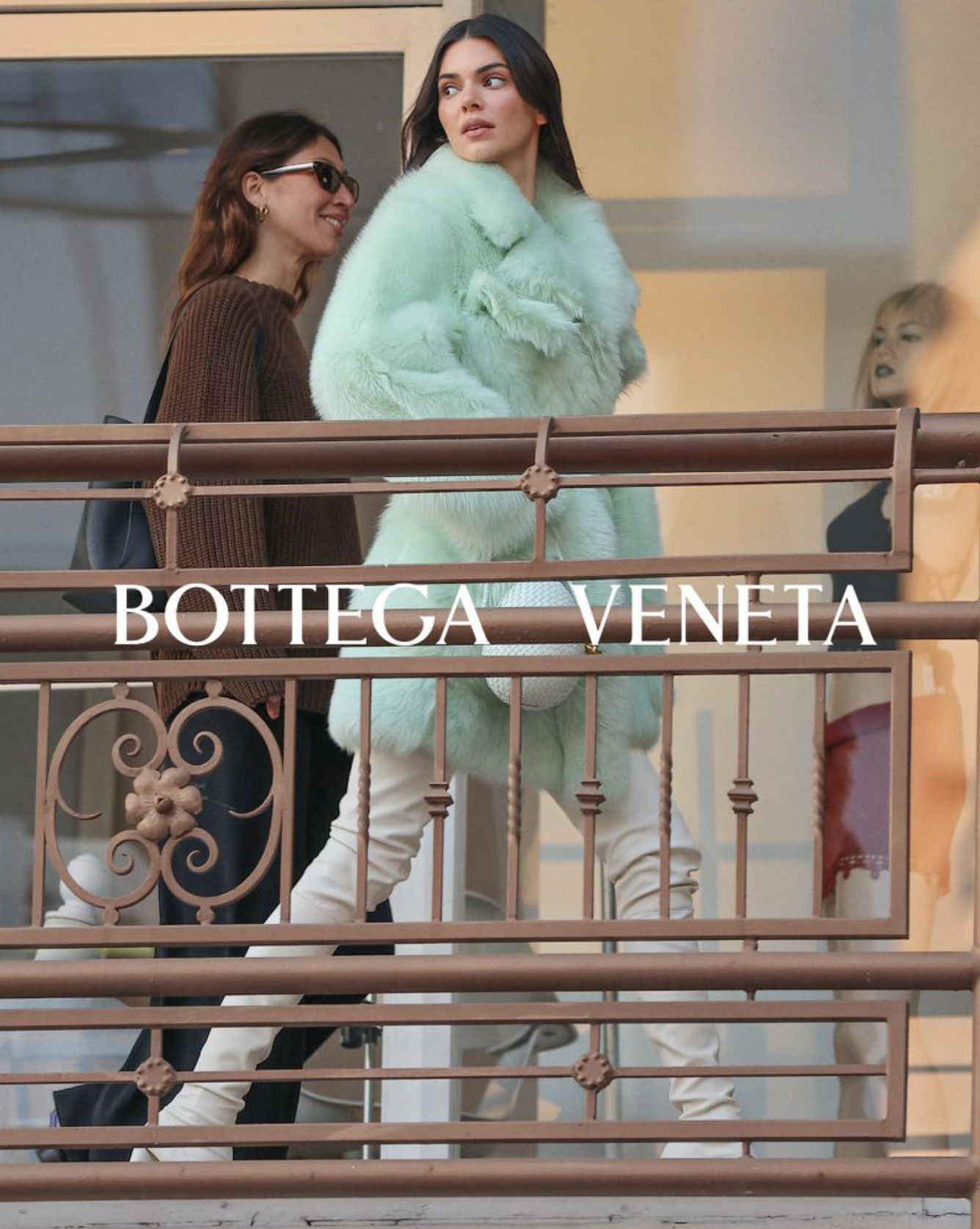 Bottega-Veneta-Pre-Spring-2024-Kendall-Jenner-2.png