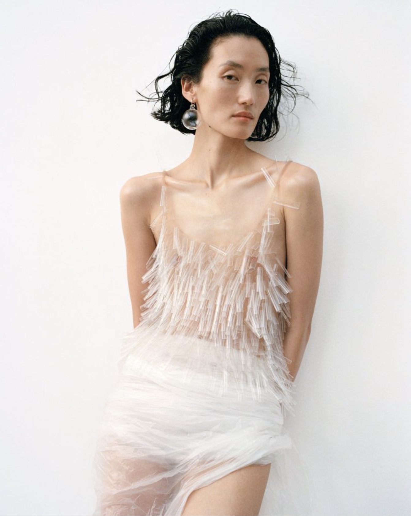 Lina-Zhang-by-Josephine-Lechen-Harpers-Bazaar-France-February-2024-14.png