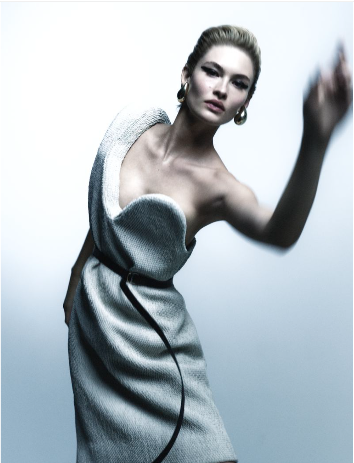 Grace-Elizabeth-by-Yulia-Gorbachenko-in-Vogue-Turkey-February-2024-10.png