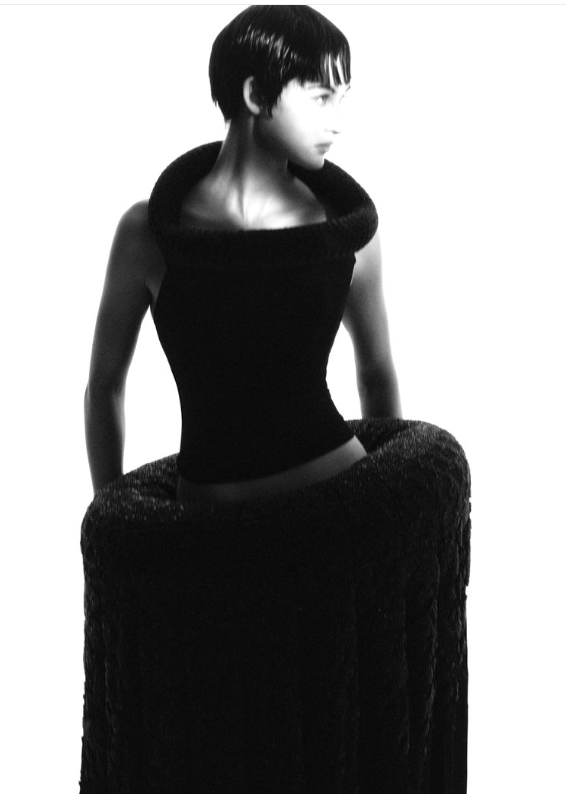 Grace-Elizabeth-by-Yulia-Gorbachenko-in-Vogue-Turkey-February-2024-13.png