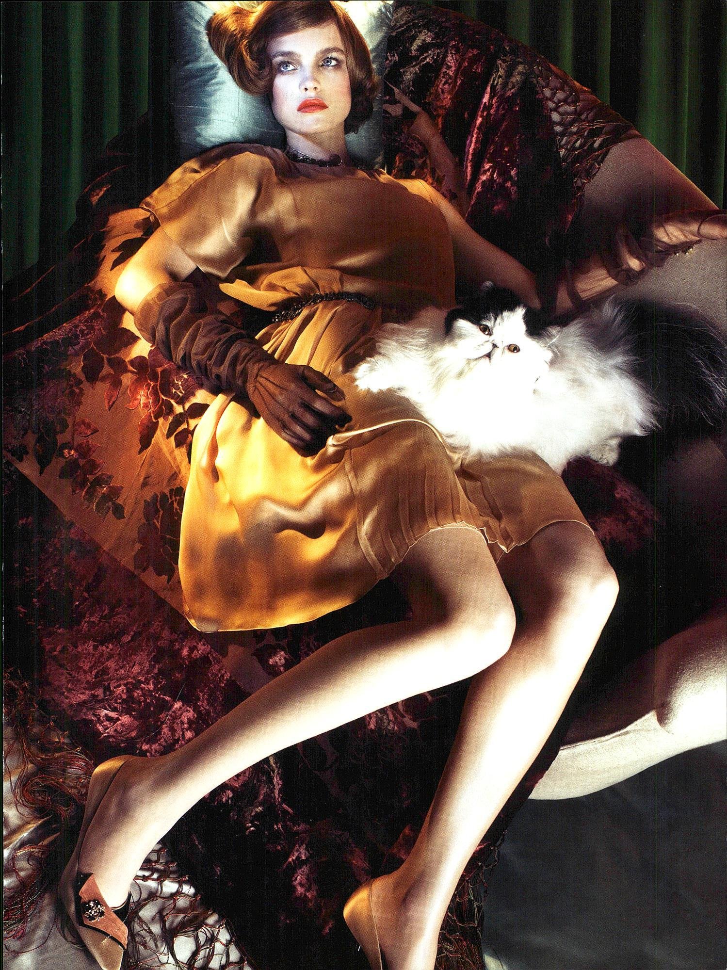 Natalia-Vodianova-by-Steven-Meisel-Vogue-Italia-Dinner-at-8-May-2008-9.jpeg