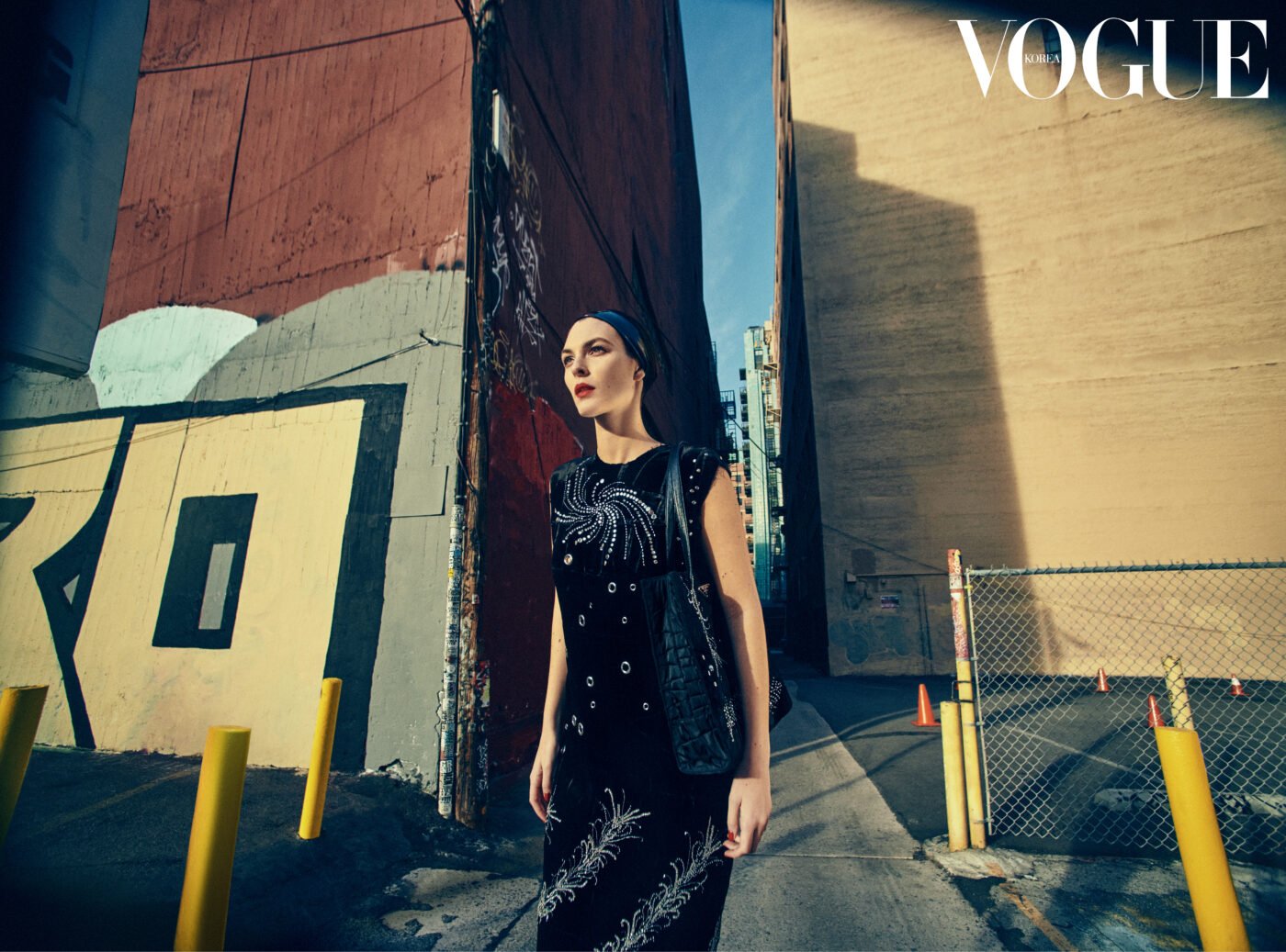 Vittoria-Ceretti-by-Luigi-Iango-Vogue-Korea-April-2024-18.jpeg