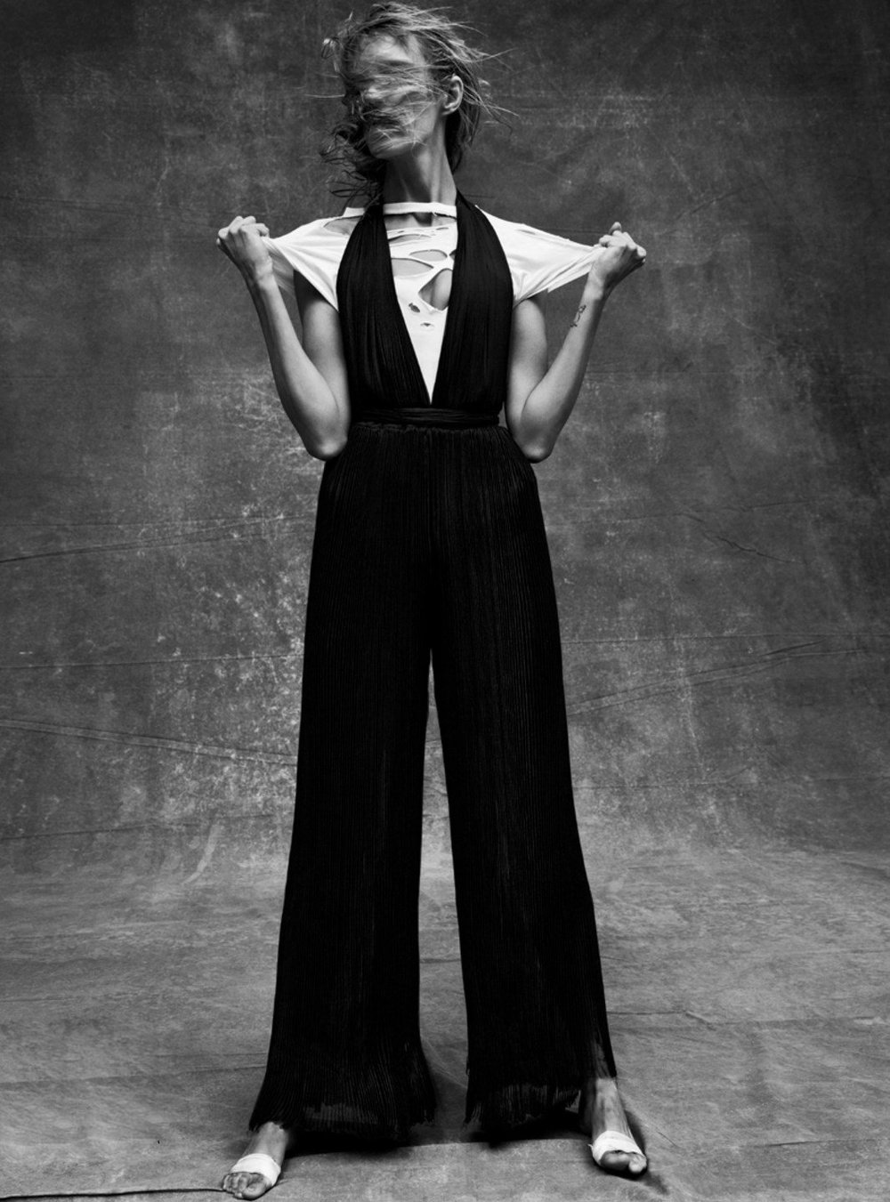 Anja-Rubik-by-Inez-Vinoodh-032c-Magazine-Summer-2015-10.jpg