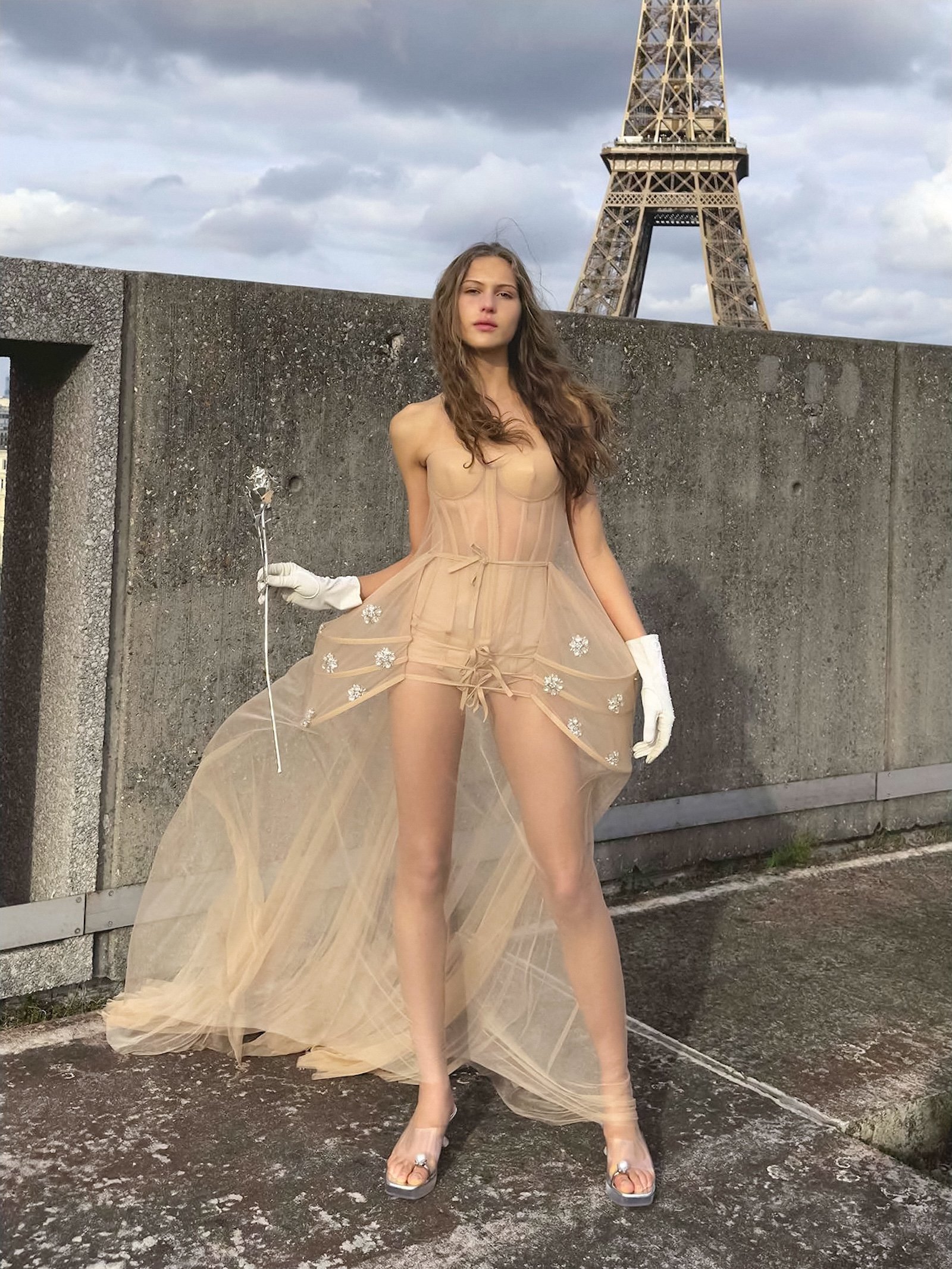 Angelina-Kendall-by-Juergen-Teller-Vogue-Australia-April-2024-8.jpeg