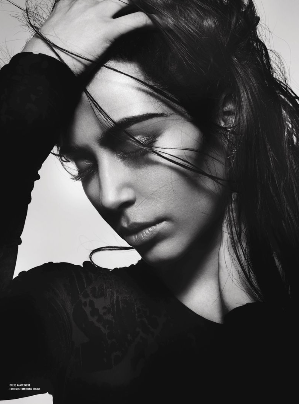 Kim-Kardashian-by-Nick-Knight-V-Magazine-September-2012-5.png