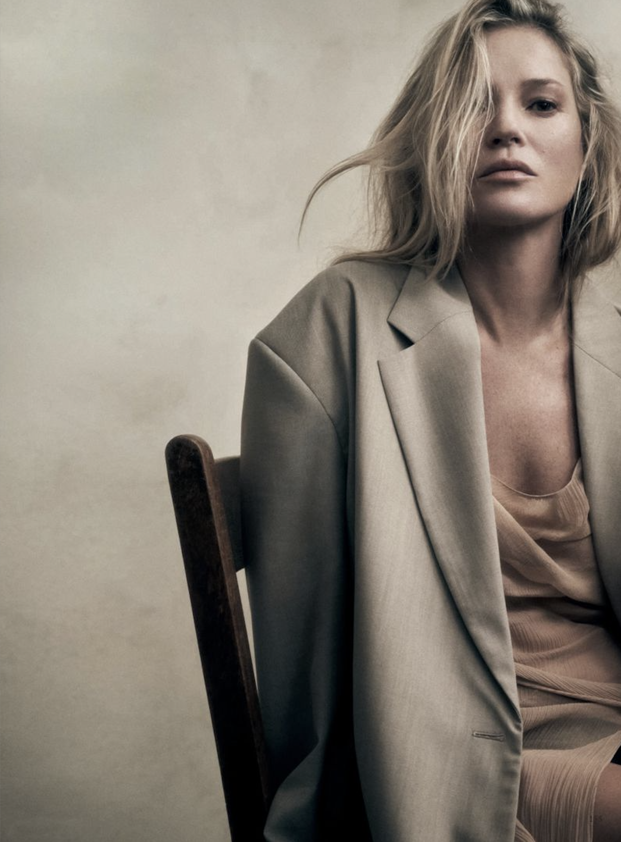 Kate-Moss-by-Nikolai-von-Bismark-Vogue-UK-May-2024-7.png