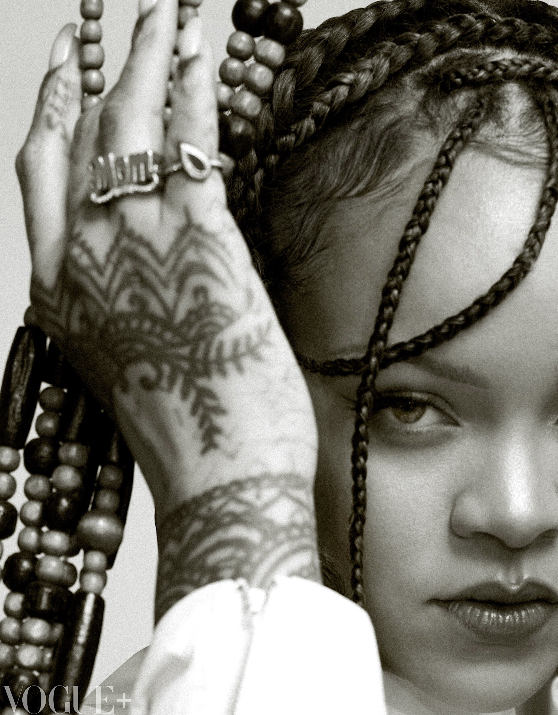 Rihanna-in-Vogue-China-April-2024-by-Hailun-Ma-7.jpeg