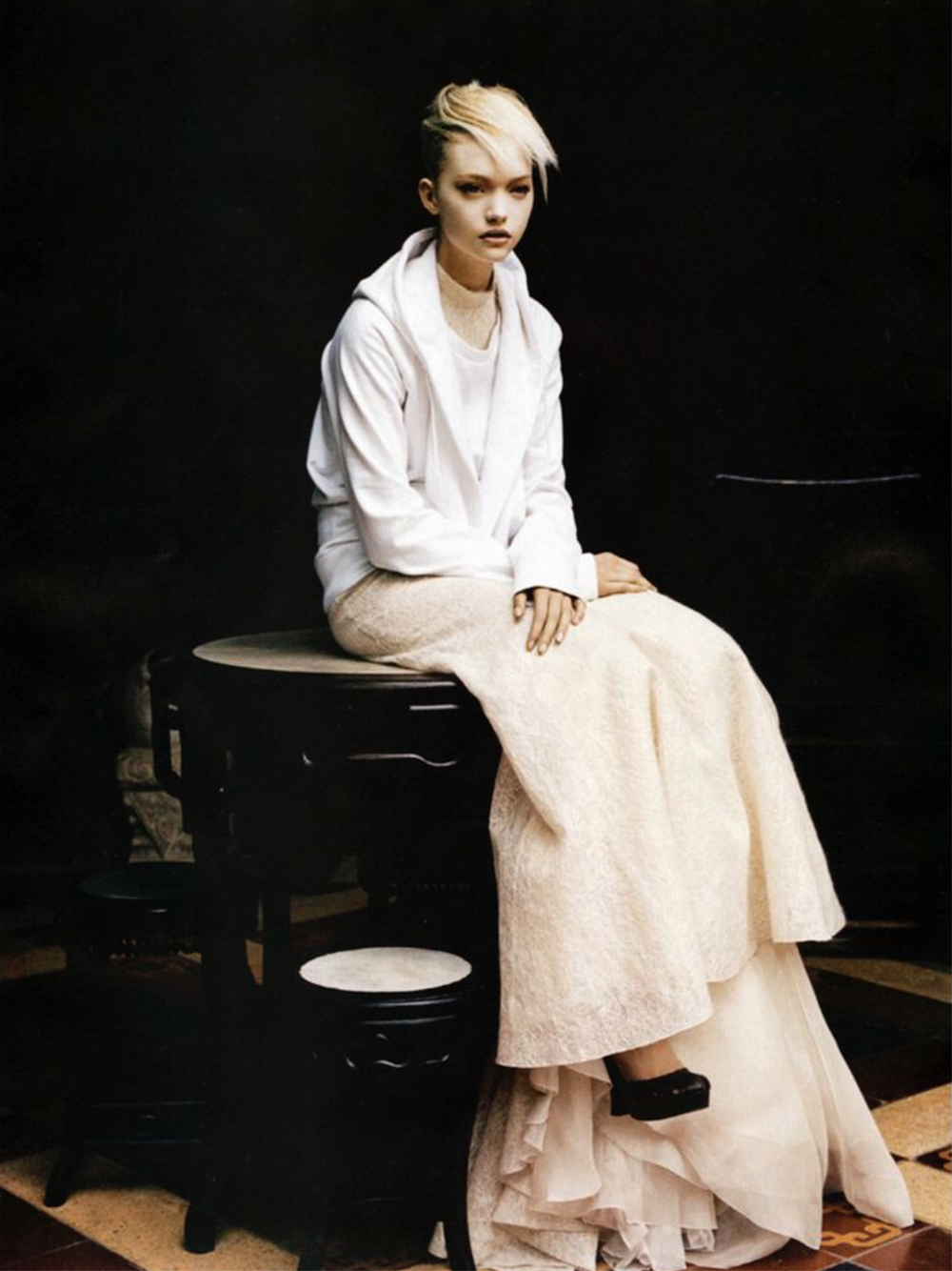Patrick-Demarchelier-Du-Juan-Gemma-Ward-Vogue-France-October-2005-2.png