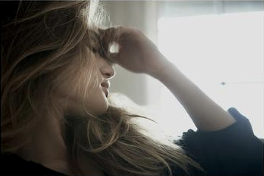 Rosie-Huntington-Whiteley-by-Henrique-Gendre-Vogue-Brazil-July-2012-10.png
