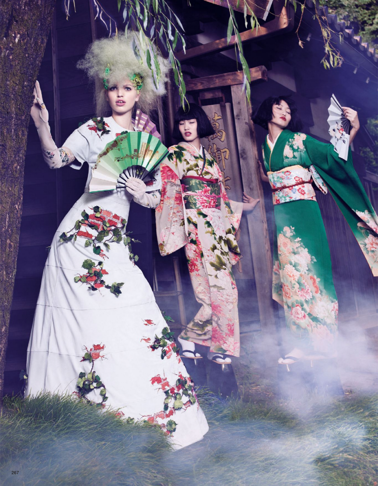 Daphne-Groeneveld-by-Mark-Segal-Vogue-Japan-November-2012-7.png