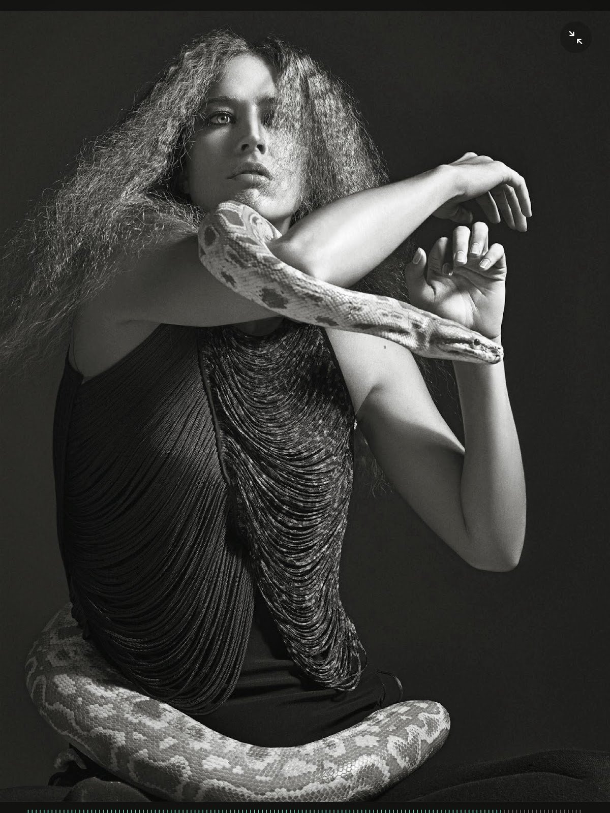 Raquel-Zimmermann-bt-Mario-Sorrenti-Vogue-Paris-August-2014-13.jpeg
