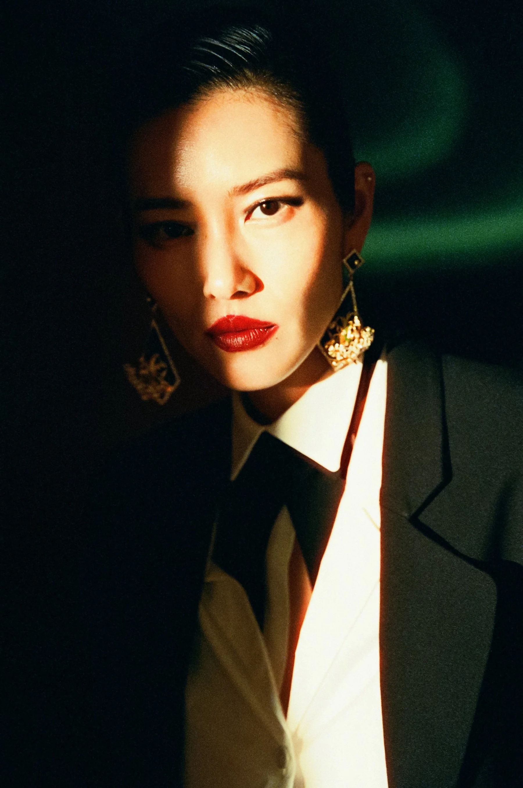 Liu-Wen-by-Wing-Shya-Vogue-China-June-2024-17.jpeg