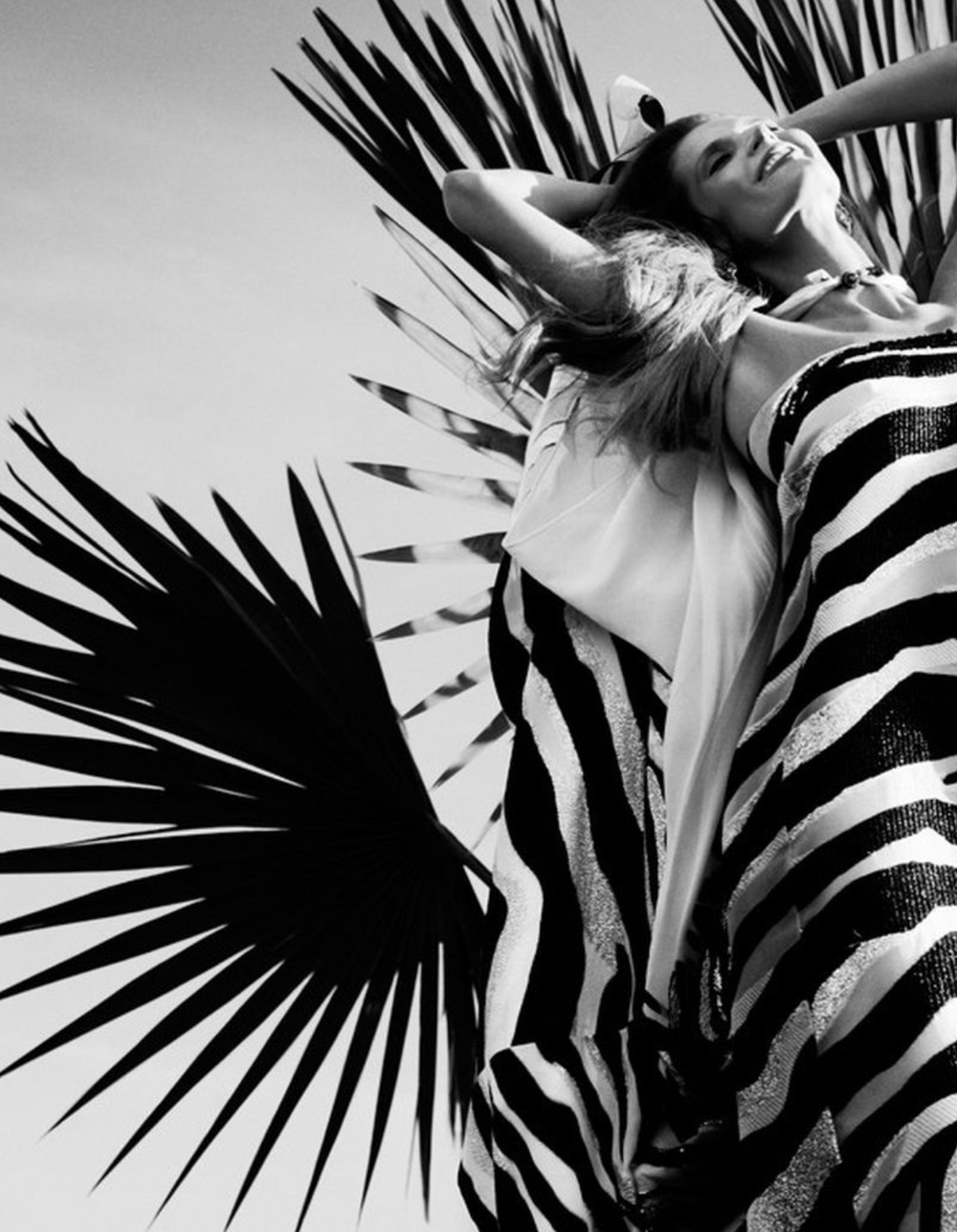 Malgosia-Bela-by-Greg-Kadel-Numero-France-April-2011-7.png
