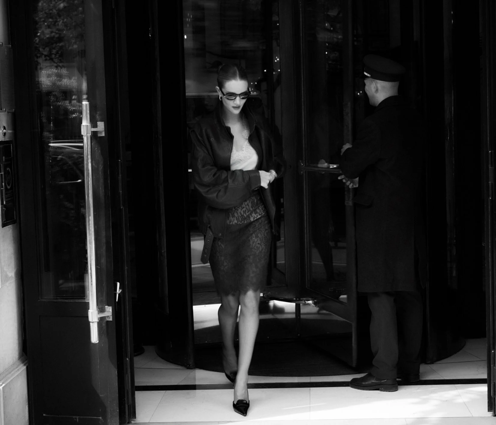 Rosie-Huntington-Whiteley-by-Darren-McDonald-Harpers-Bazaar-Australia-Summer-2024-8.jpeg