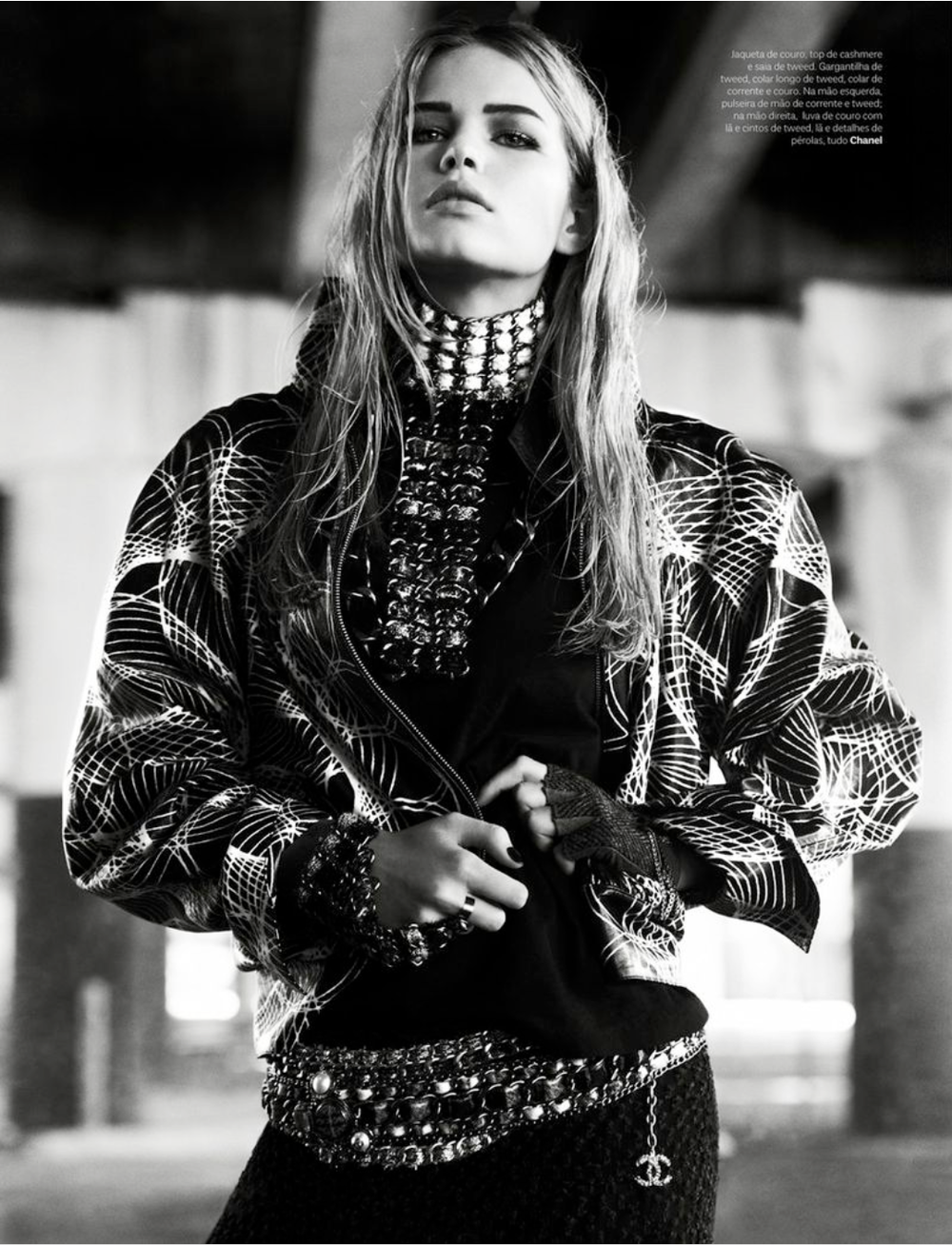 Anna-Ewers-by-Mariano-Vovanco-by-Vogue-Brasil-June-2013-1.png
