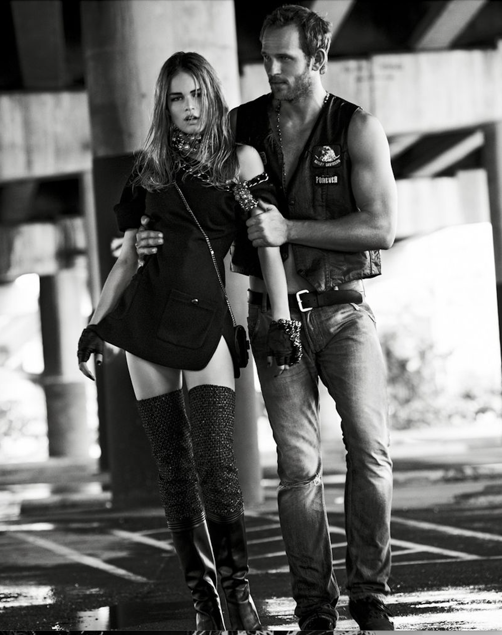 Anna-Ewers-by-Mariano-Vovanco-by-Vogue-Brasil-June-2013-6.png