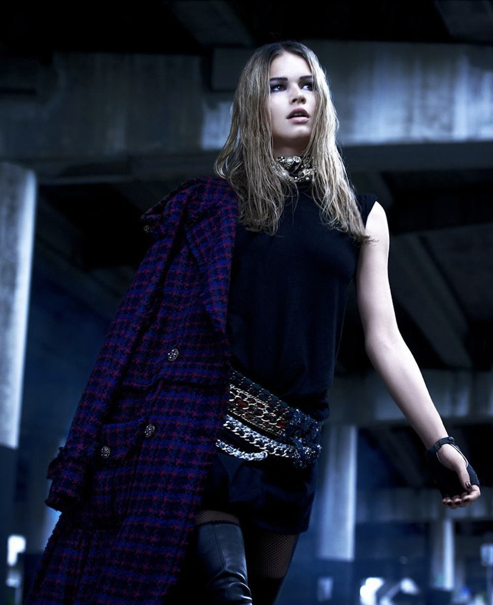 Anna-Ewers-by-Mariano-Vovanco-by-Vogue-Brasil-June-2013-7.png