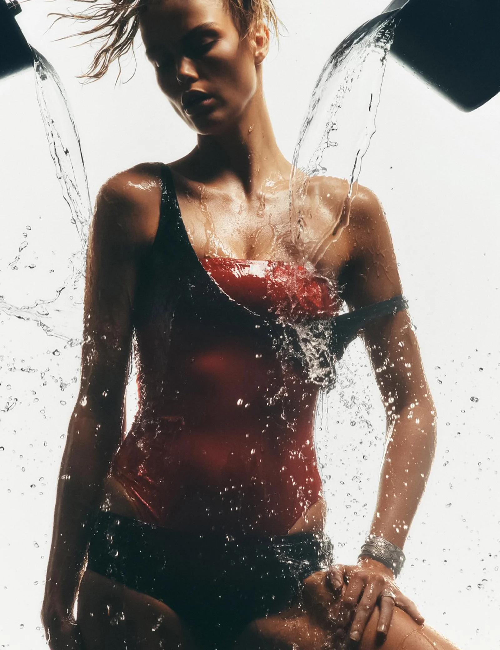 Luna-Bijl-by-Tom-Schirmacher-ELLE-France-June-6-2024-3.jpeg