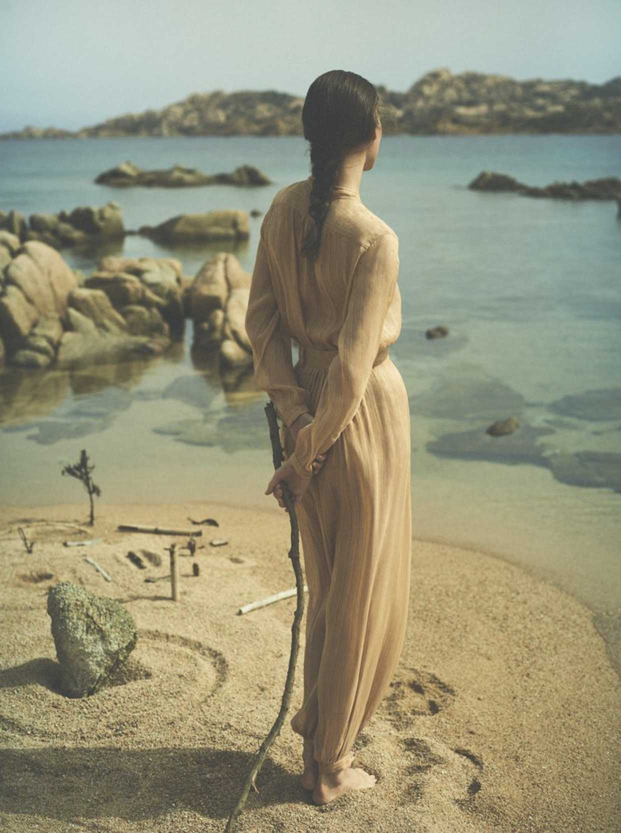 Lo-Loro-Piana-Resort-2024-Campaign--2024-by-Annemarieke-Van-Drimmelen-12.png