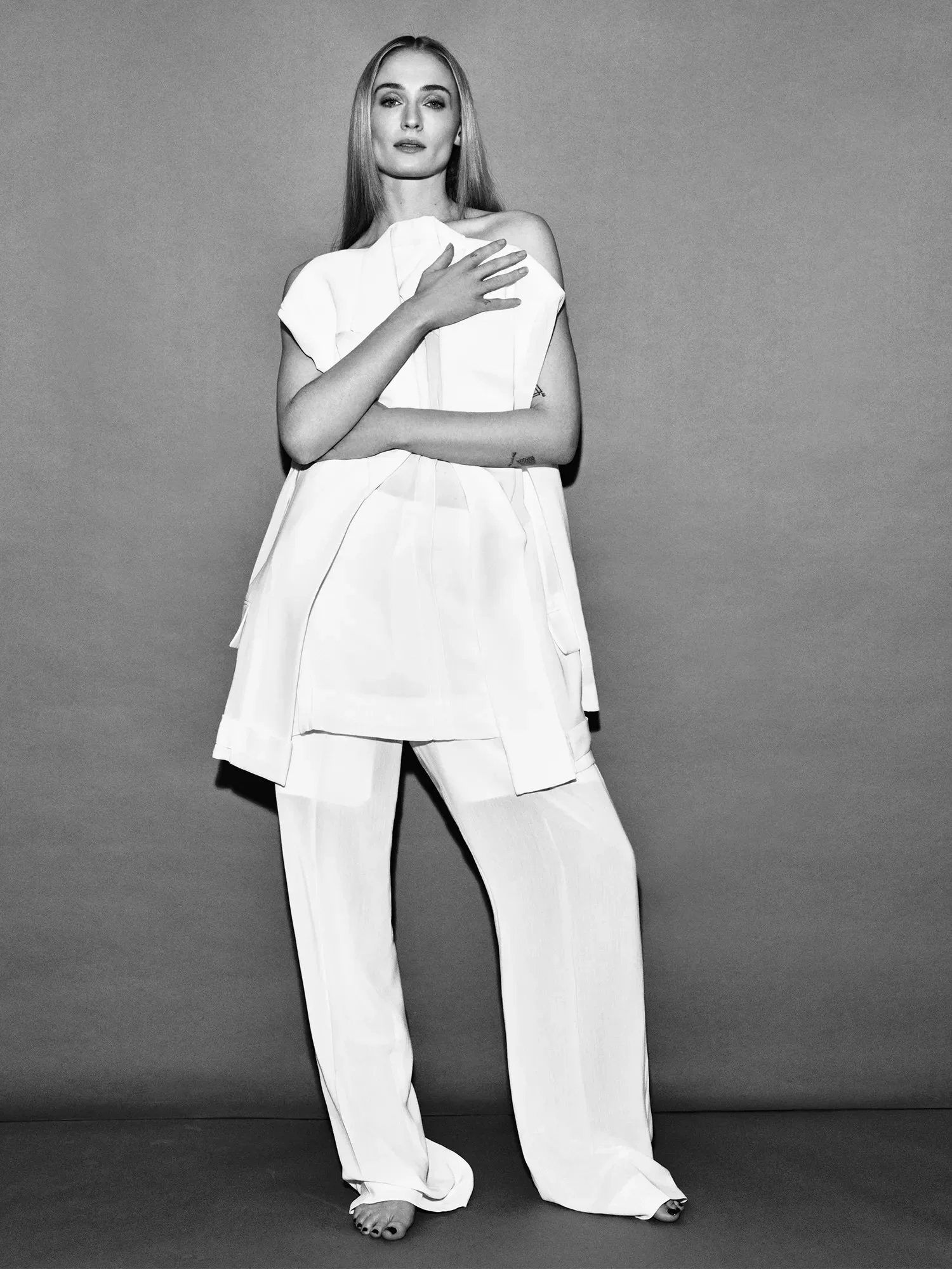 Sophie-Turner-by-Mikael-Jansson-for-British-Vogue-June-2024-8.jpeg