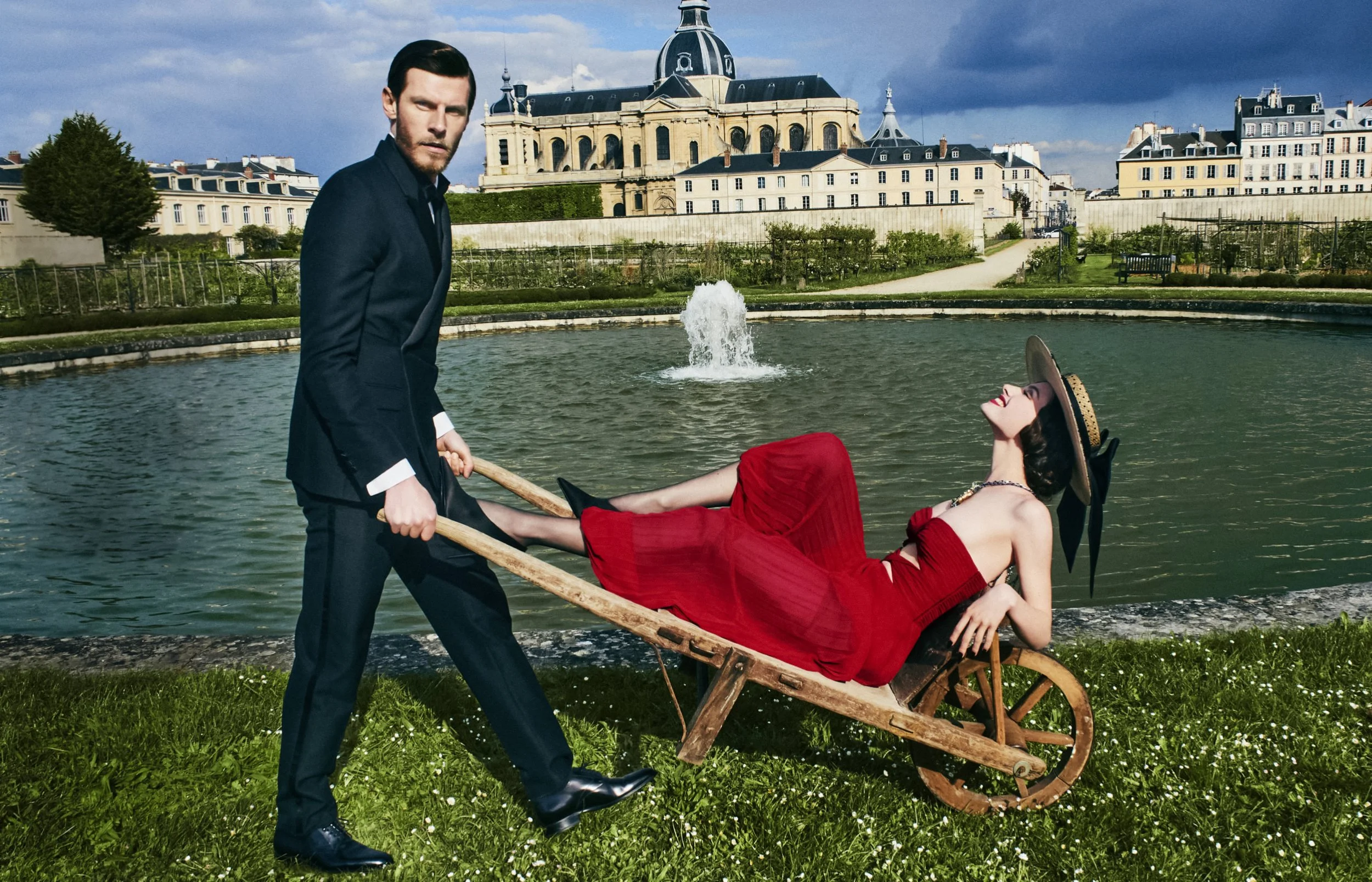 Chloe-Coutau-by-Ellen-von-Unwerth-Town-Country-Summer-2024-1.jpeg
