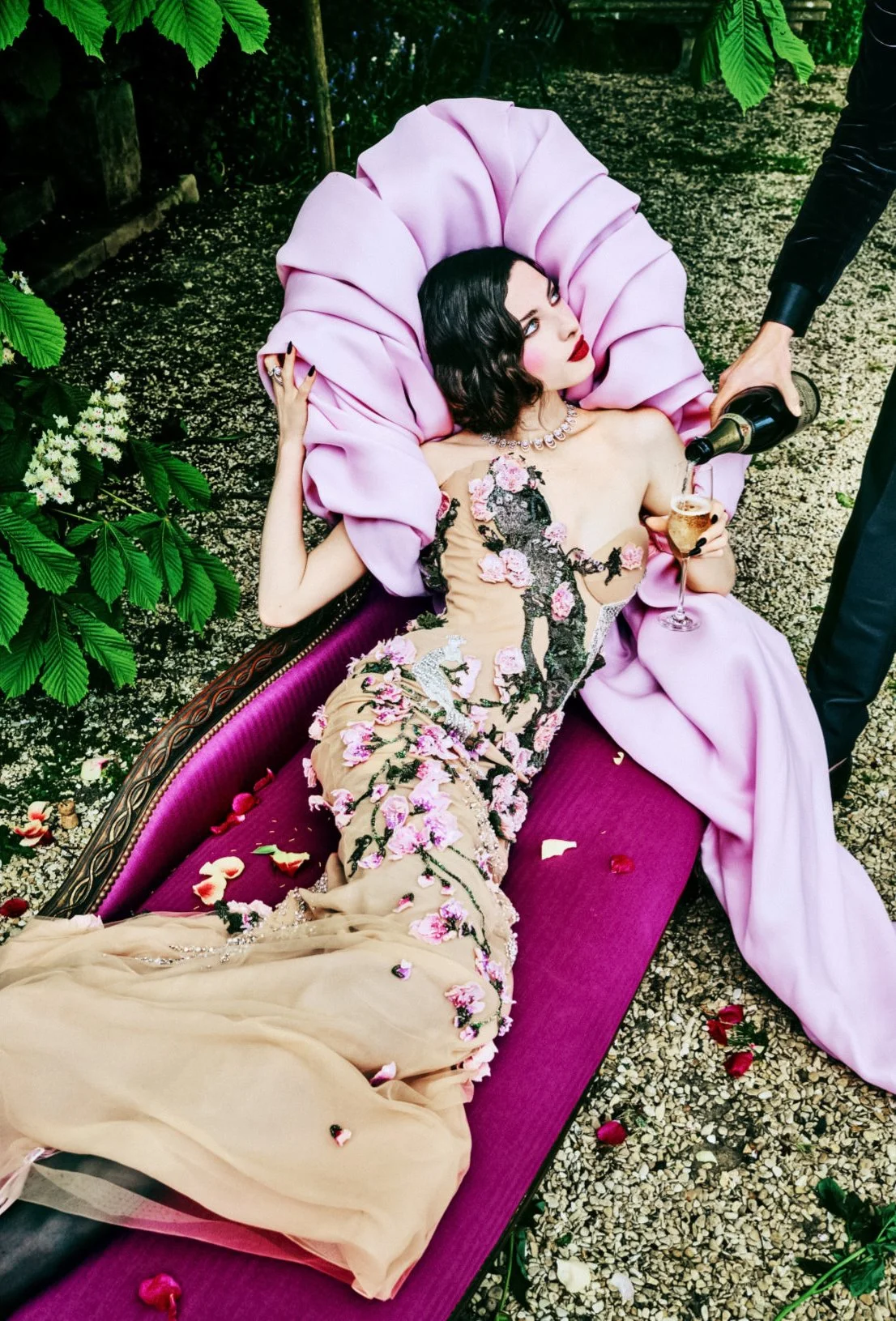Chloe-Coutau-by-Ellen-von-Unwerth-Town-Country-Summer-2024-5.jpeg