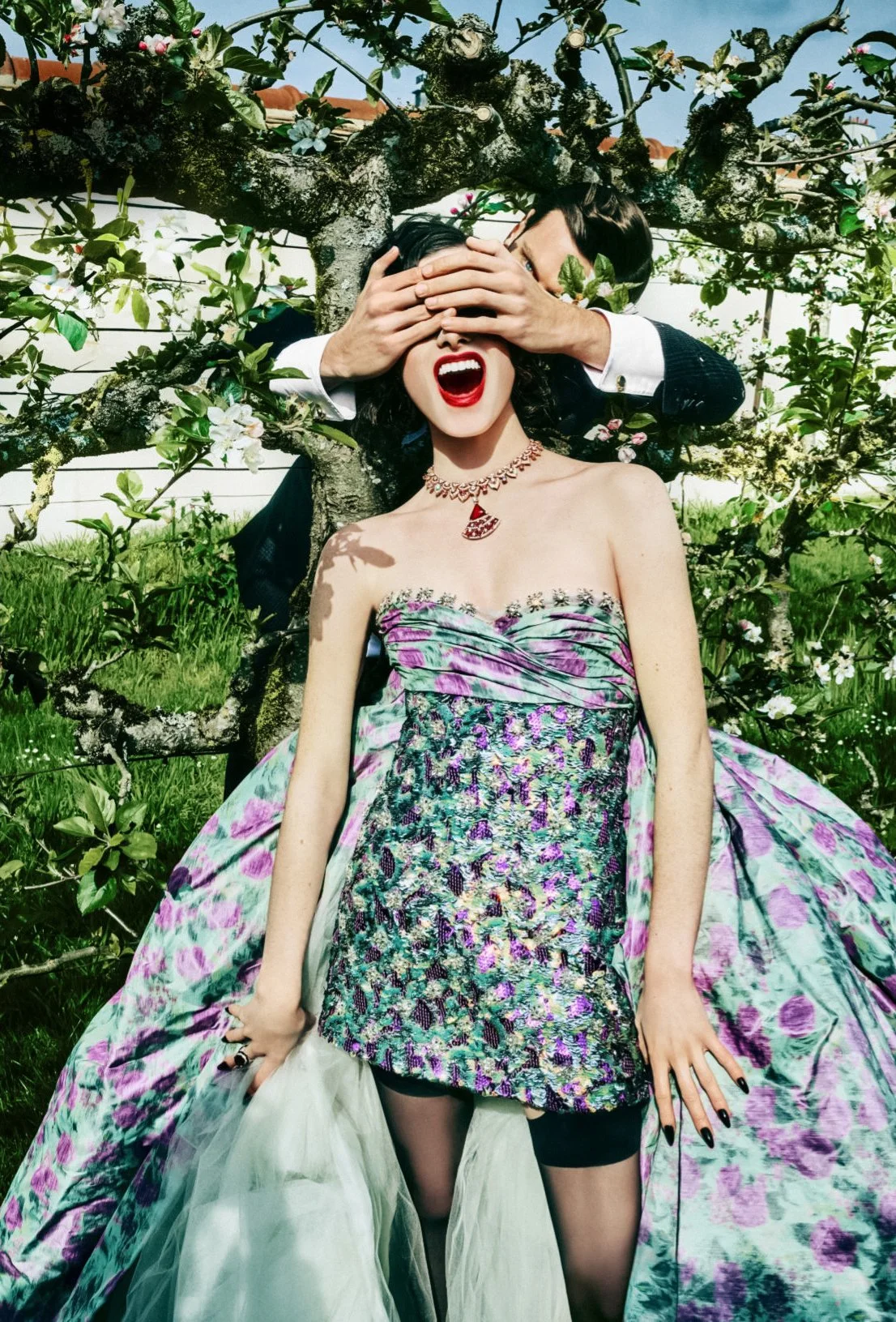 Chloe-Coutau-by-Ellen-von-Unwerth-Town-Country-Summer-2024-6.jpeg