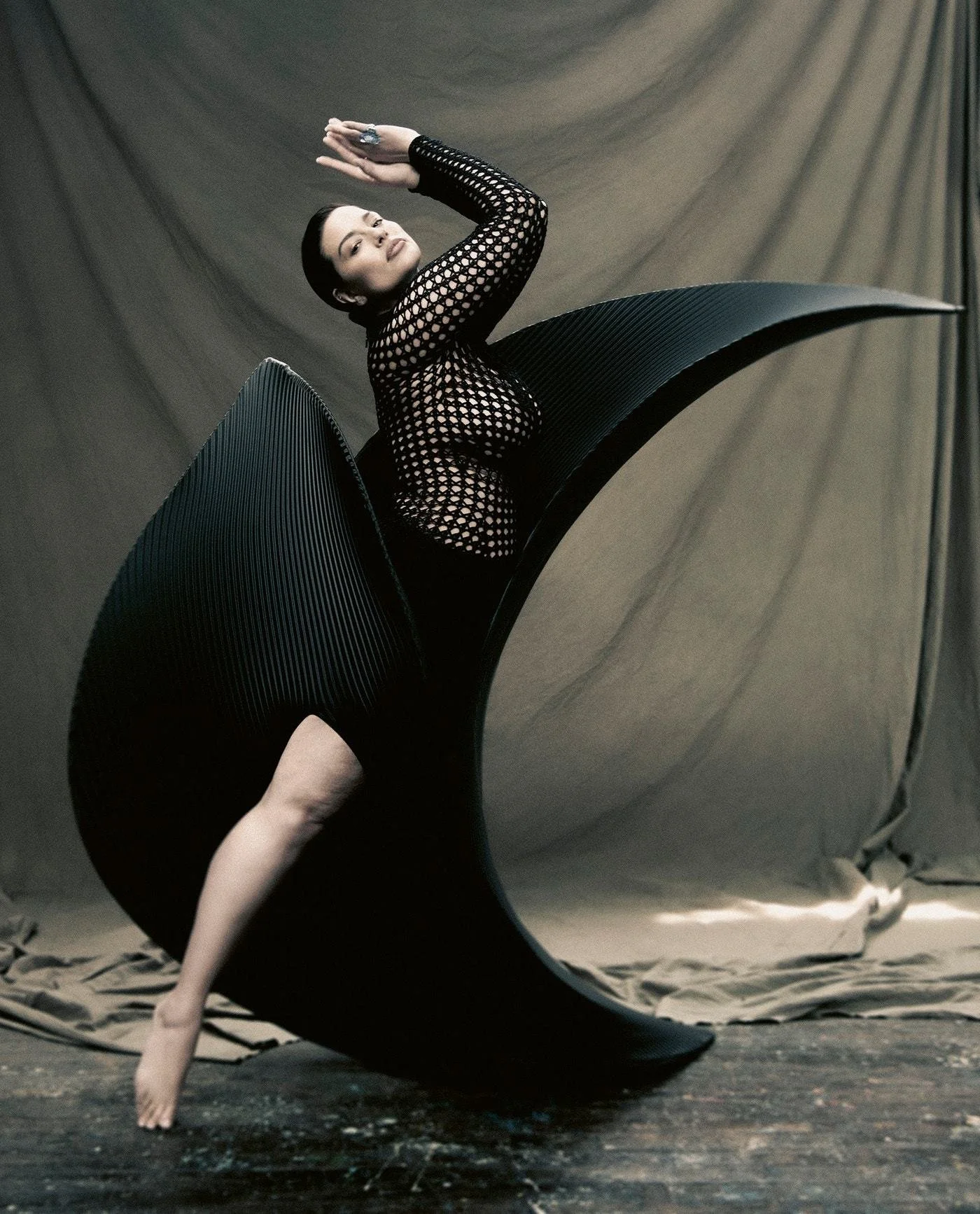 Ashley-Graham-by-Luka-Booth-Vogue-Czech-July-2024-11.jpeg