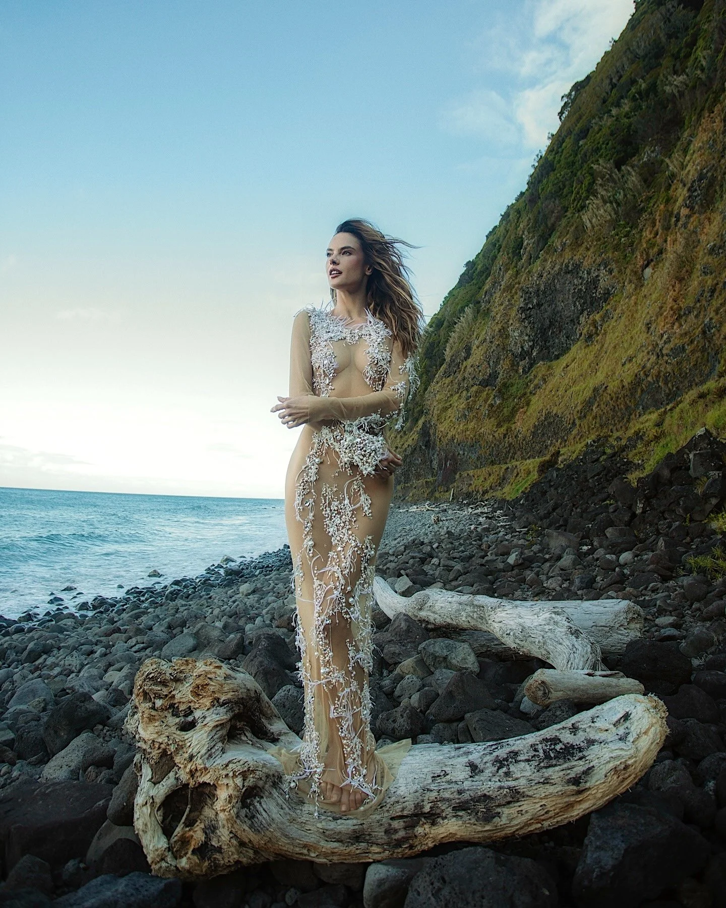 Alessandra-Ambrosio-by-Elio-Nogueira-Vogue-Portugal-June-2024-7.jpeg