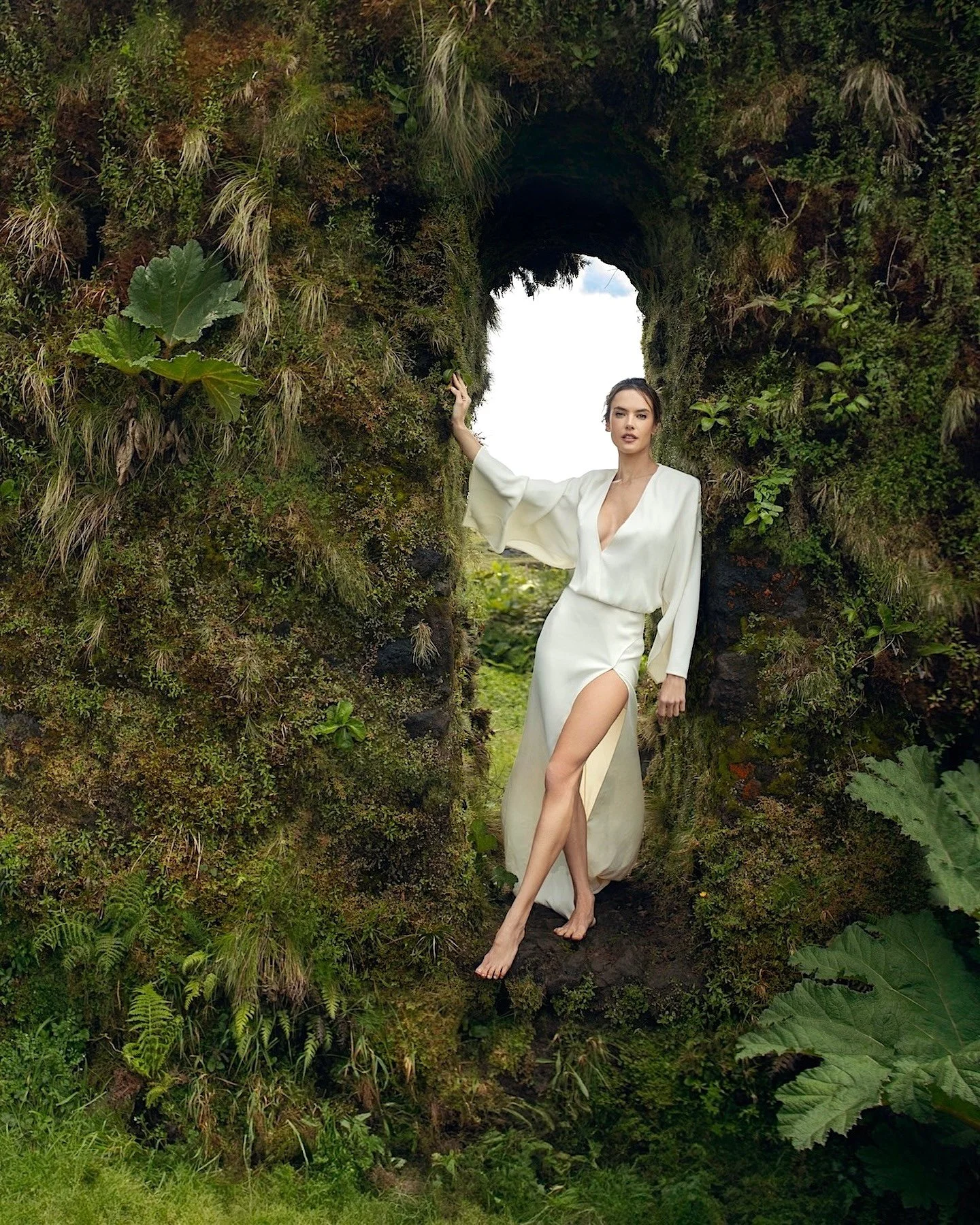 A-Alessandra-Ambrosio-by-Elio-Nogueira-Vogue-Portugal-June-2024-6.jpeg