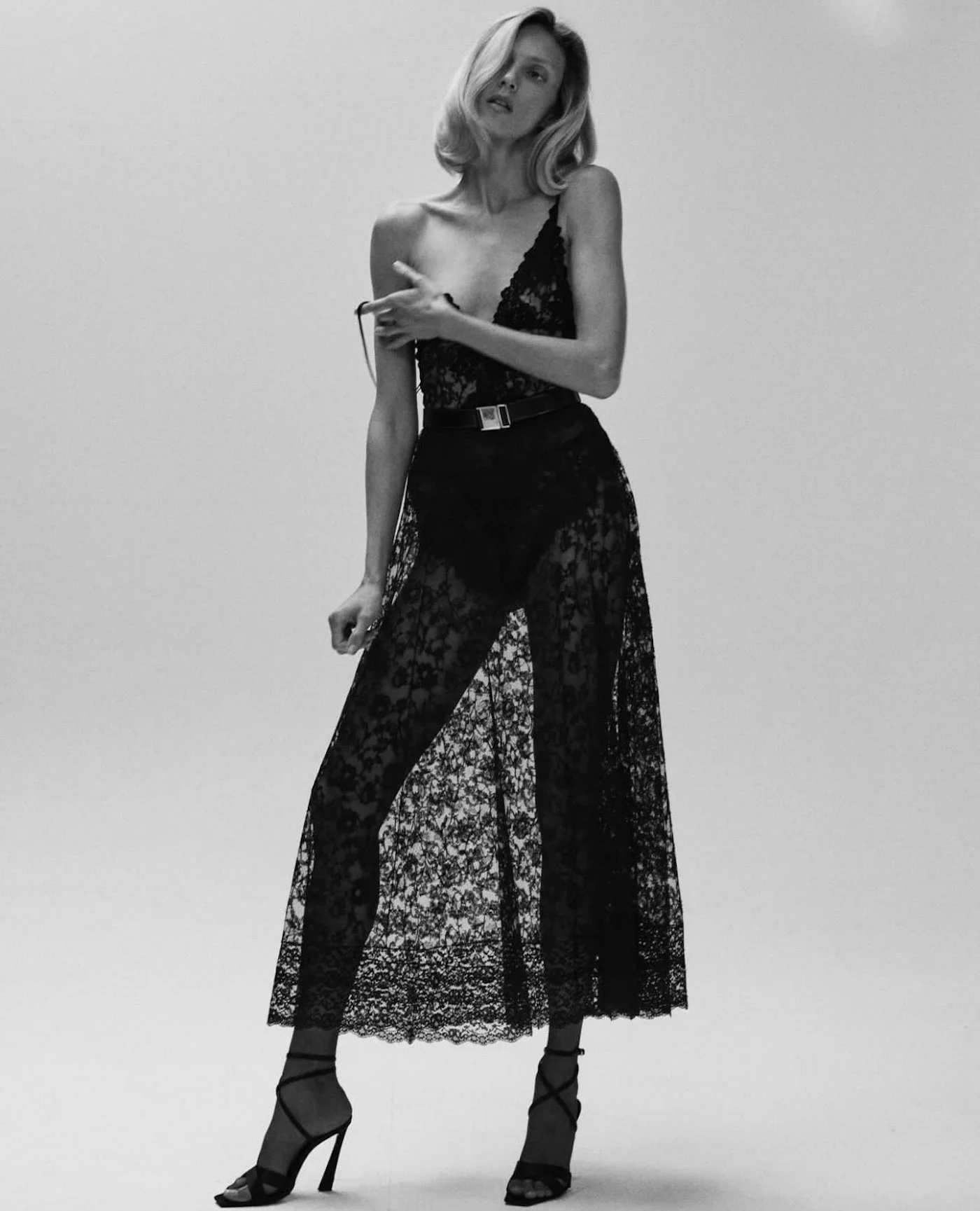 Anja-Rubik-by-Chris-Colls-YSL-Vogue-Turkey-July-August-2024-3.jpeg
