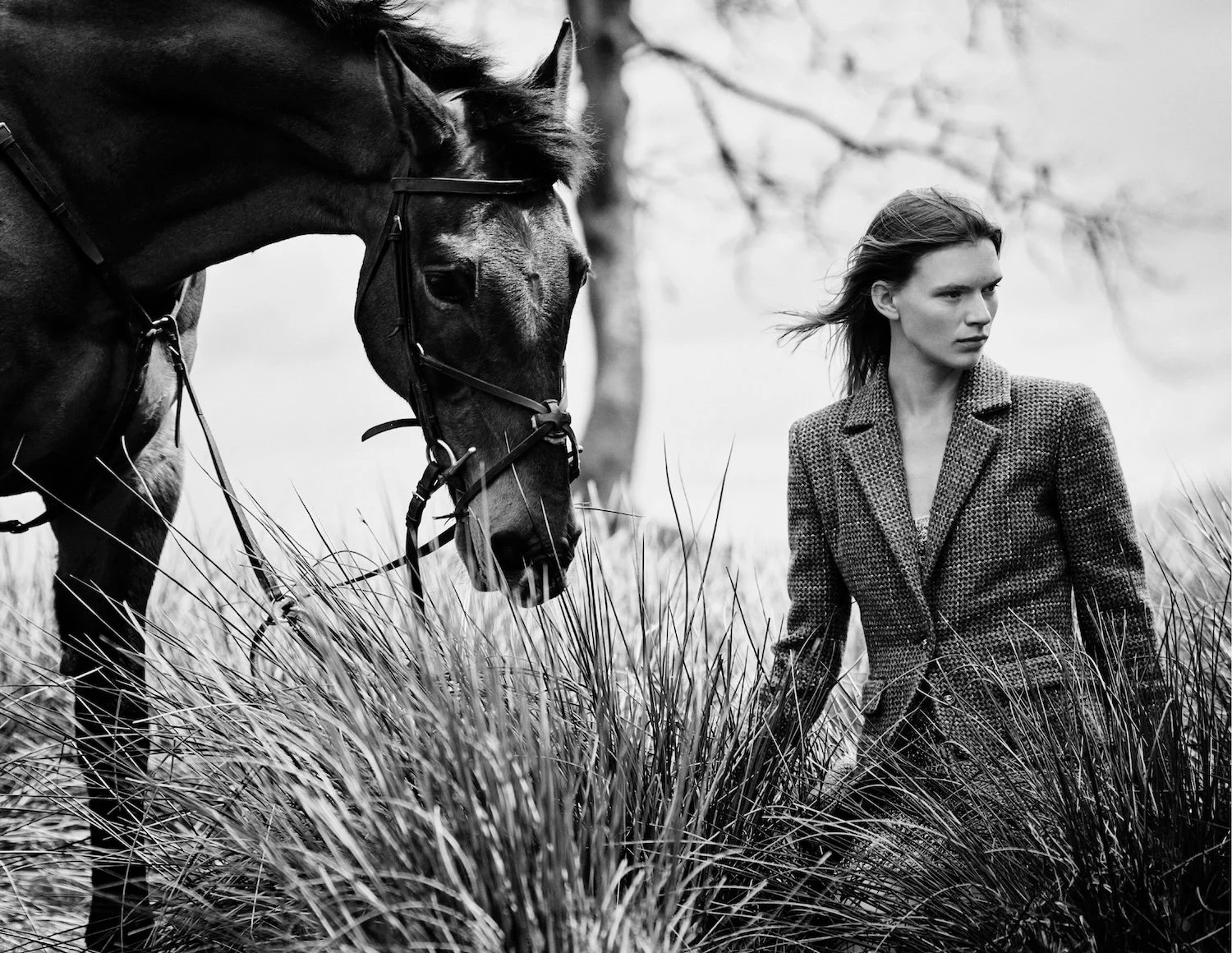 Sara-Eirud-by-B00-George-Harpers-UK-July-August-2024-9.jpg