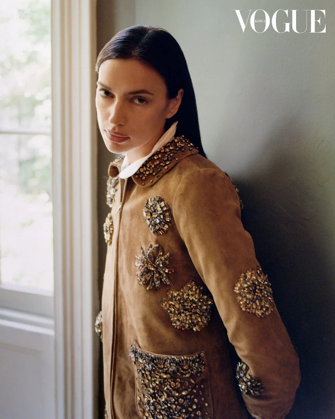Irina-Shayk-by-Philip-Daniel-Ducasse-Vogue-Korea-August-2024-12.jpg