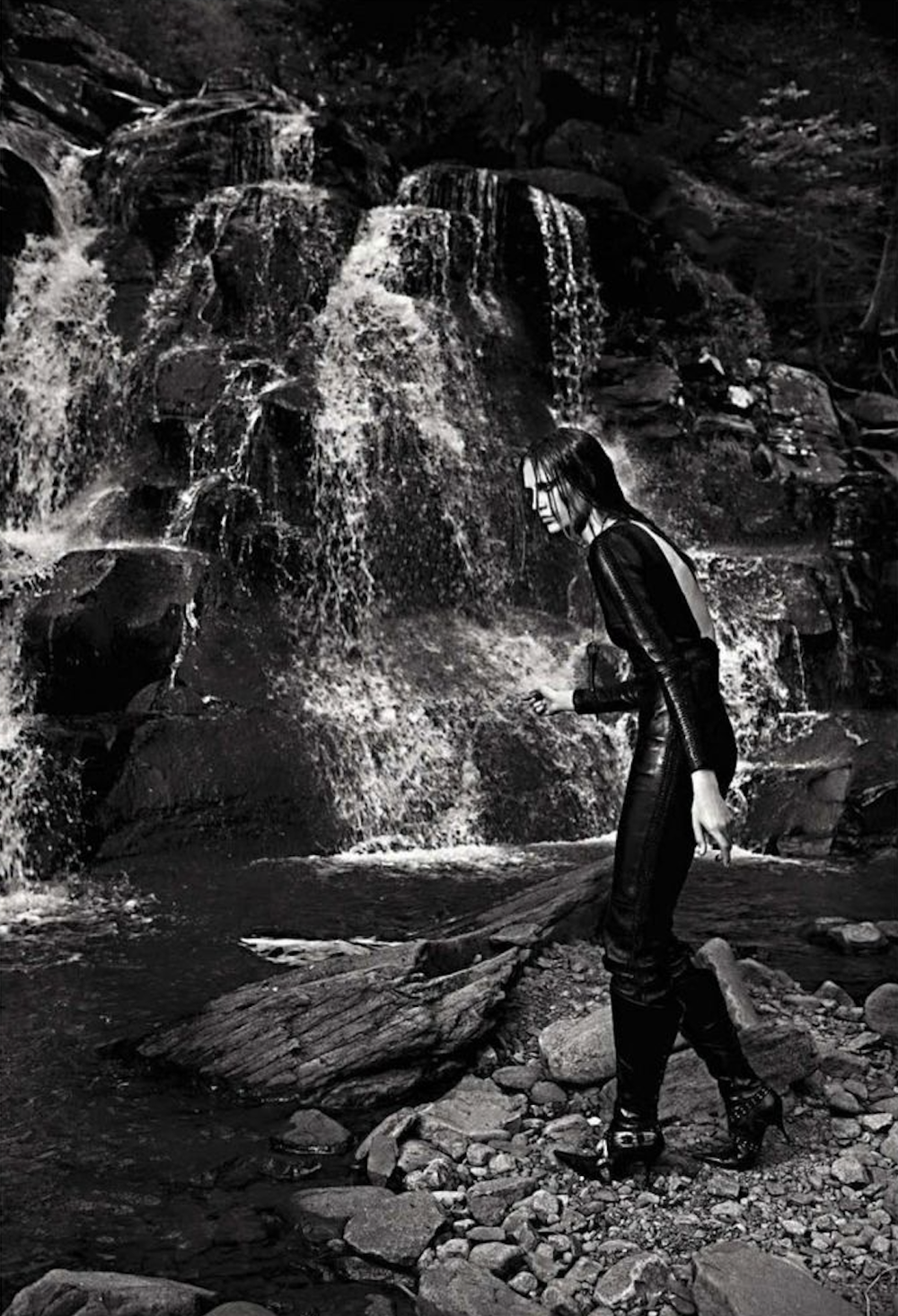 Nadja-Bender-by-Mario-Sorrenti-Vogue-Italia-November-2012-14.jpg