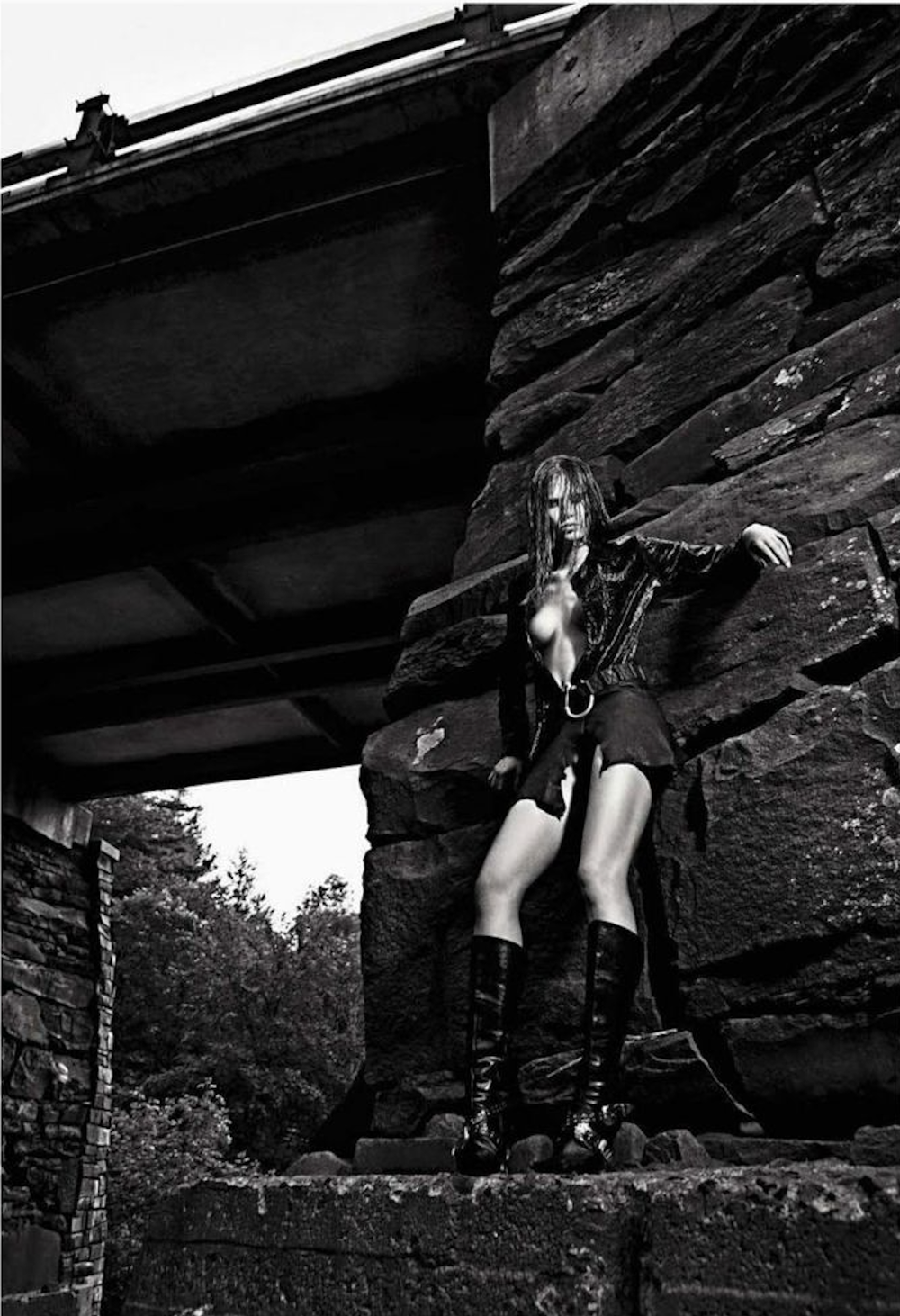 Nadja-Bender-by-Mario-Sorrenti-Vogue-Italia-November-2012-13.png