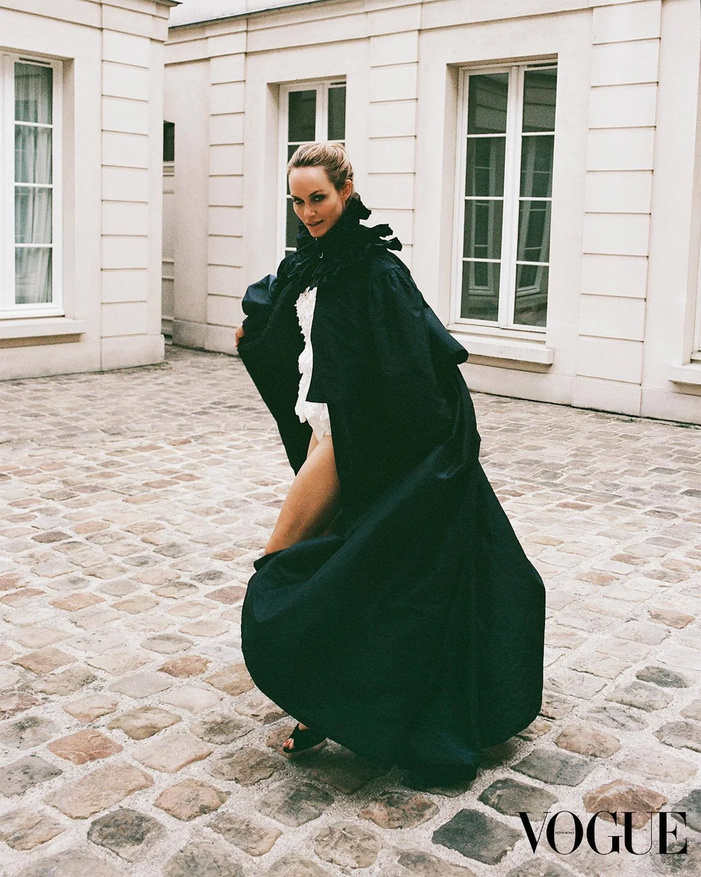 Amber-Valletta-by-Sebastian-Faena-Vogue-Hong-Kong-September-2024-7.jpeg