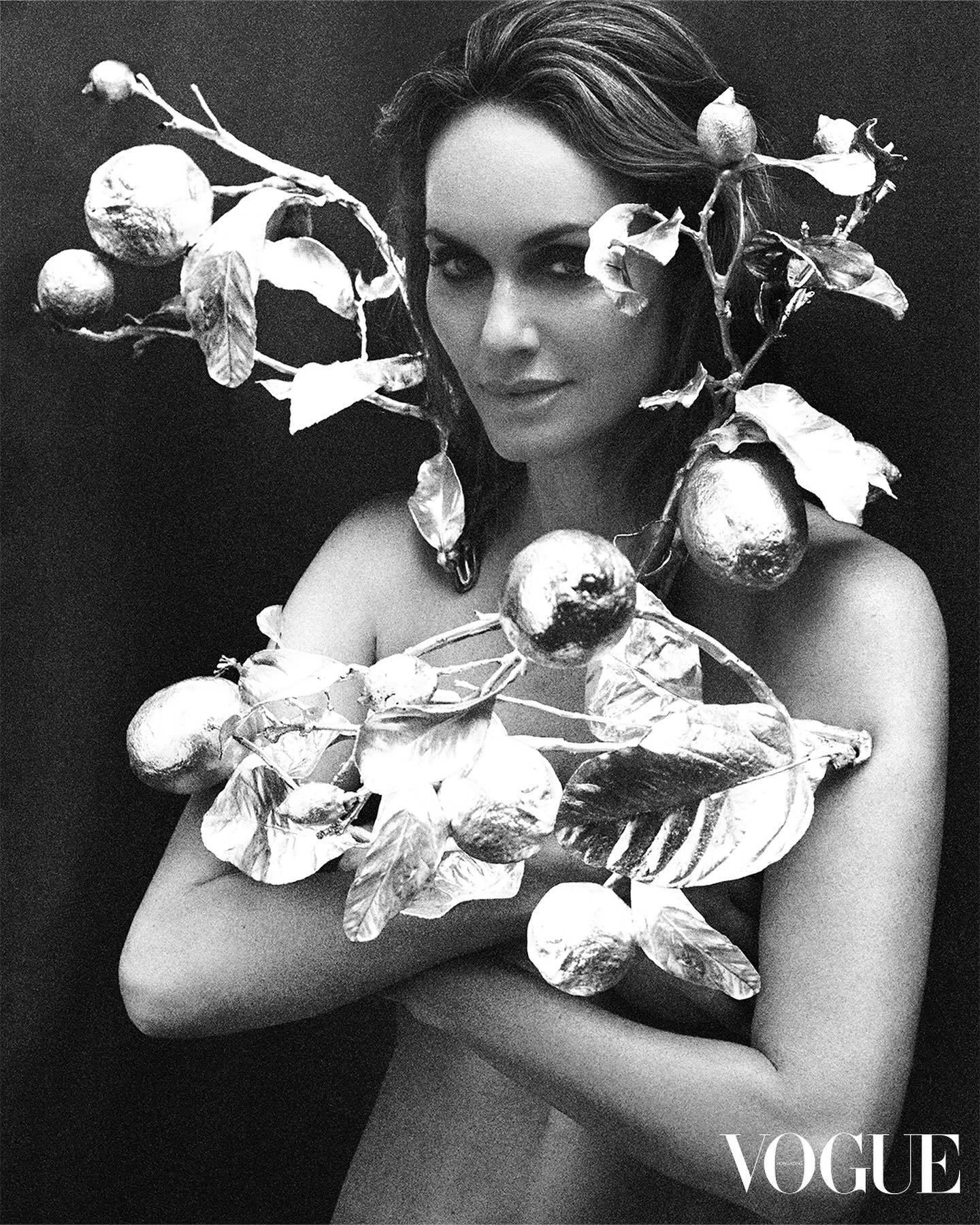 Amber-Valletta-by-Sebastian-Faena-Vogue-Hong-Kong-September-2024-9.jpeg