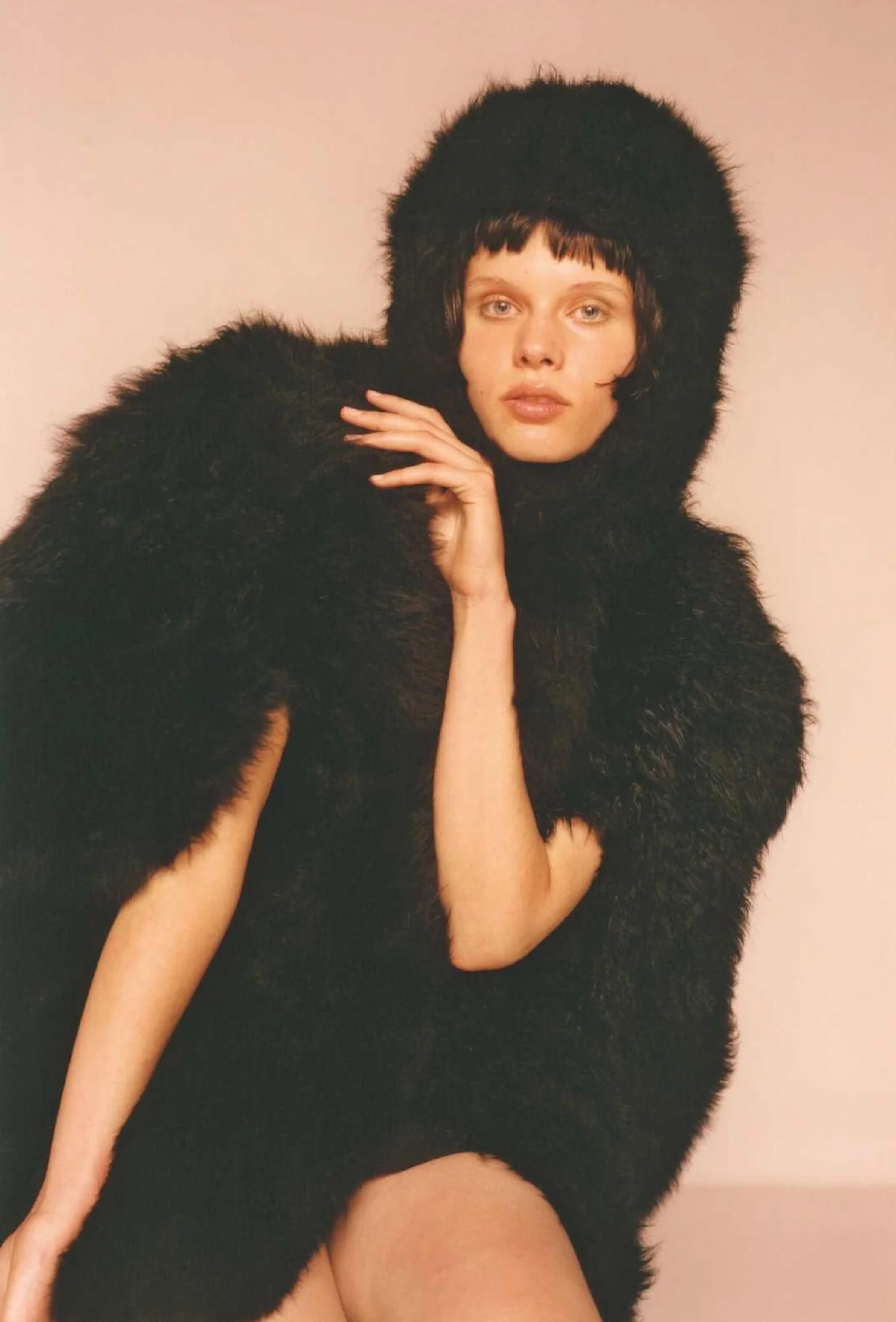 Ida-Heiner-by-Colin-Dodgson-Harpers-Bazaar-France-August-2024-13.jpeg