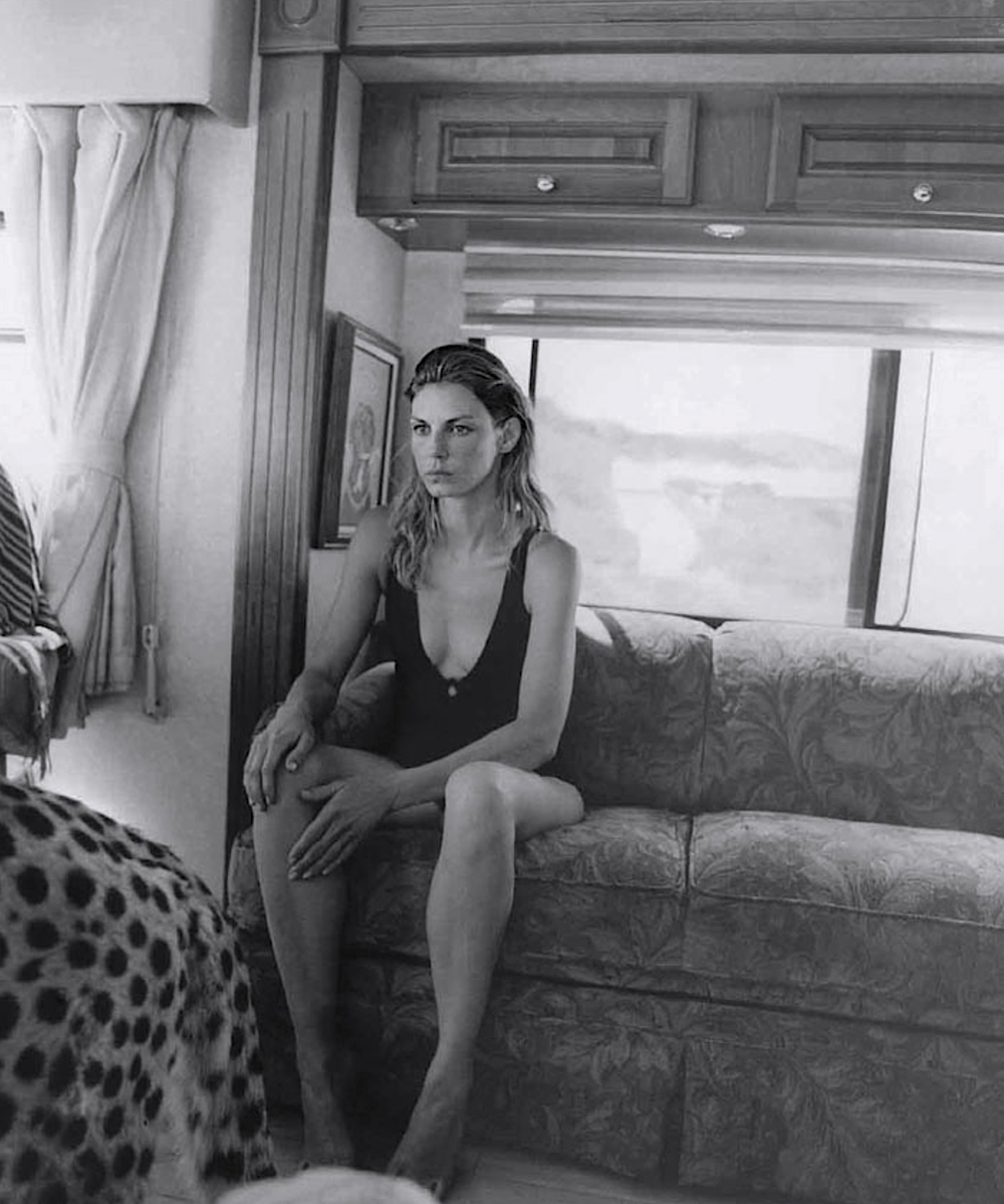 Angela-Lindvall-by-Elina-Kechicheva-Marie-Claire-France-August-2015-14.png
