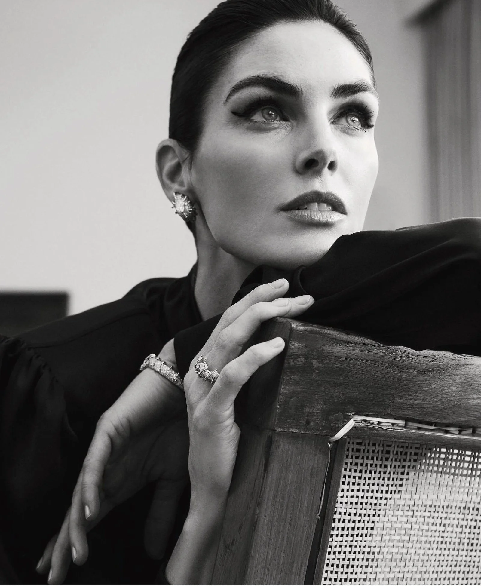 Hilary Rhoda-by-Sofia-Mauro-Harpers-Bazaar-Germany-Augusy-2024-2.jpeg